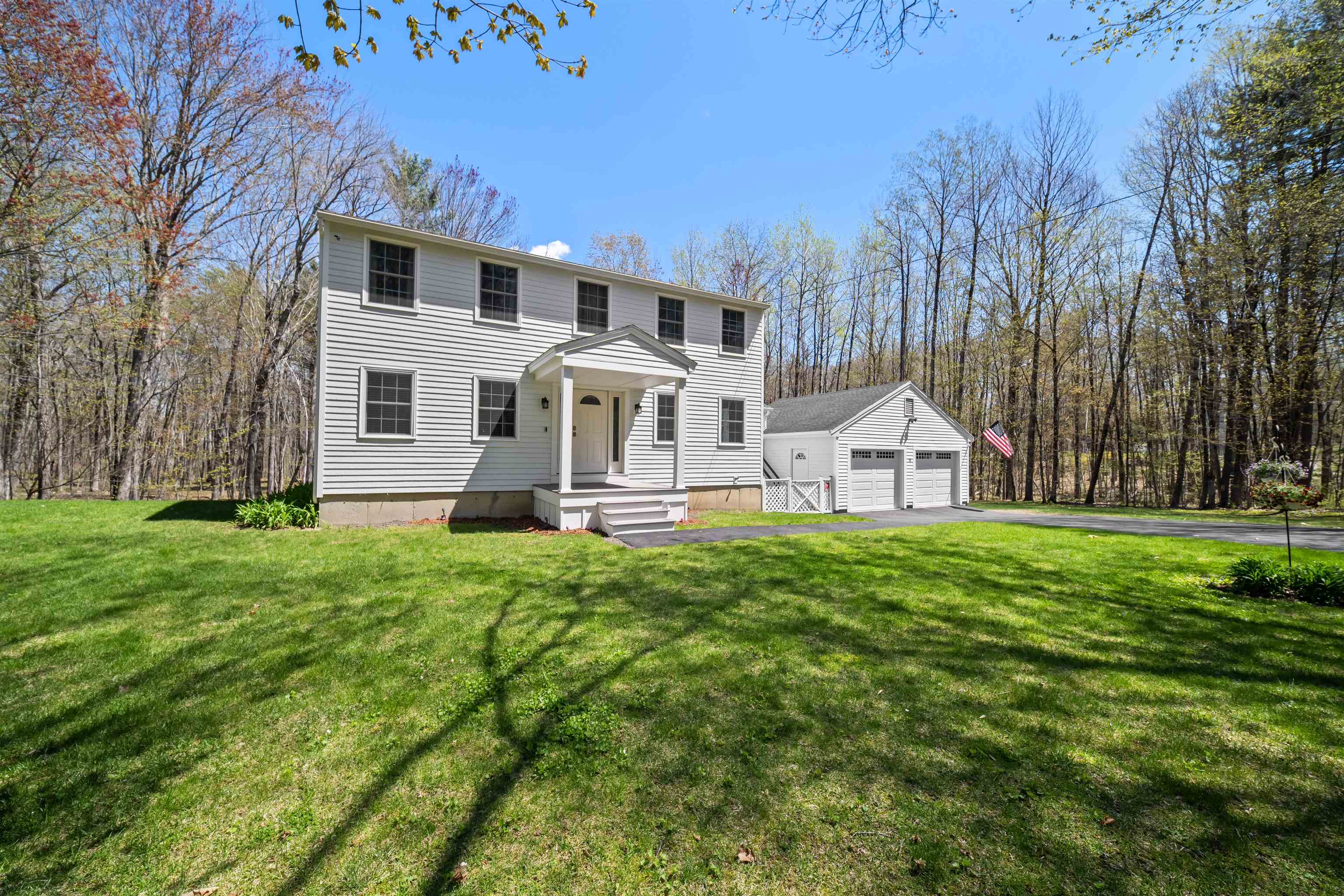 15 Earle Drive — photo