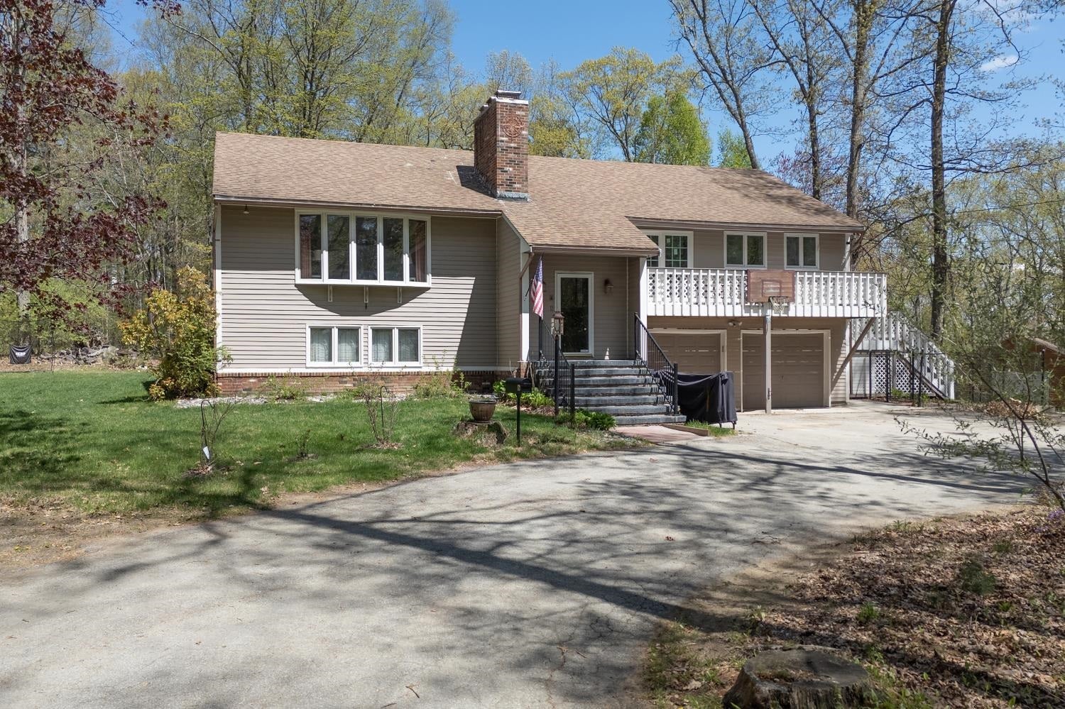 6 Maple Street — photo