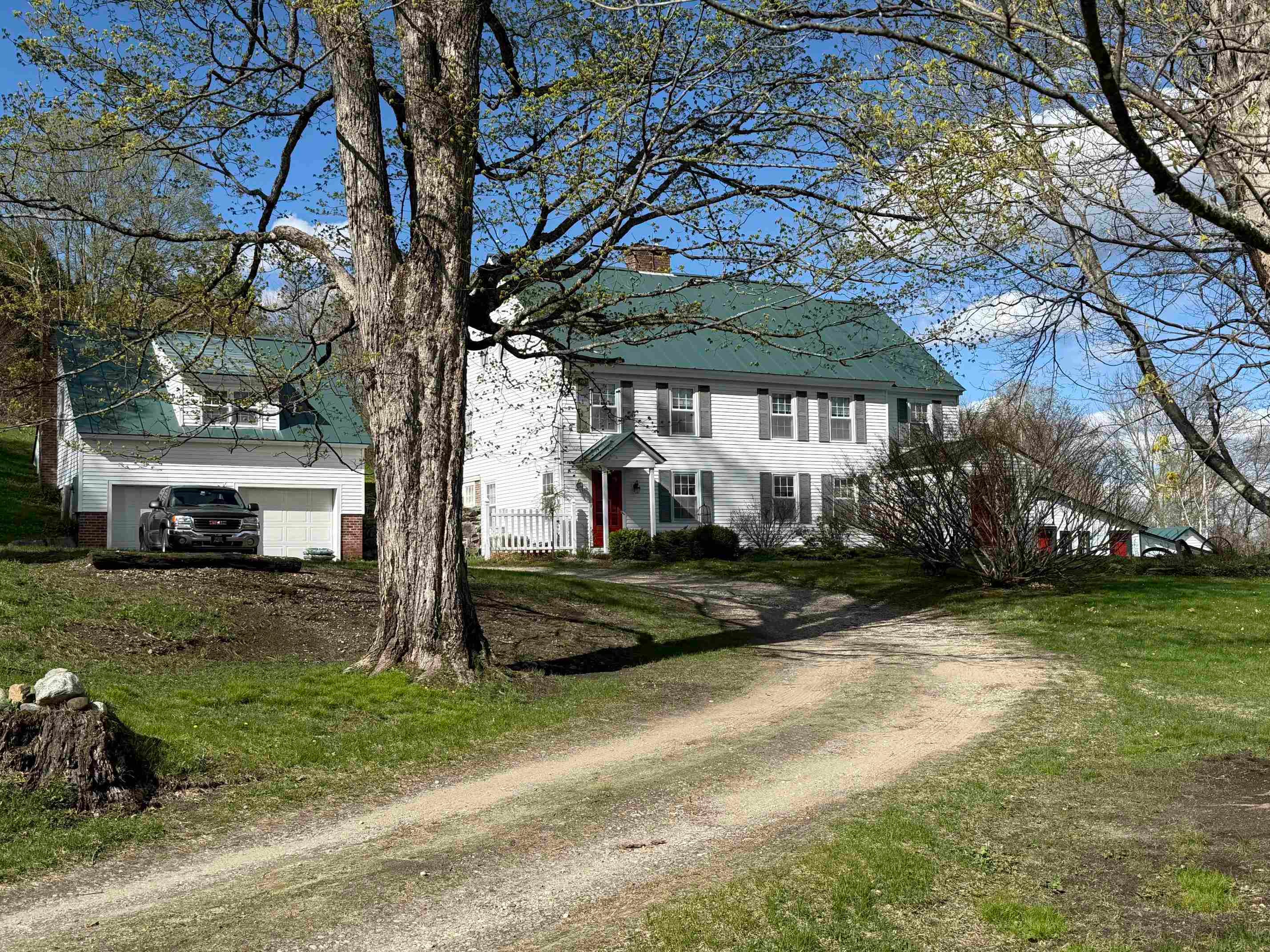 352 Maple Hill Road — photo