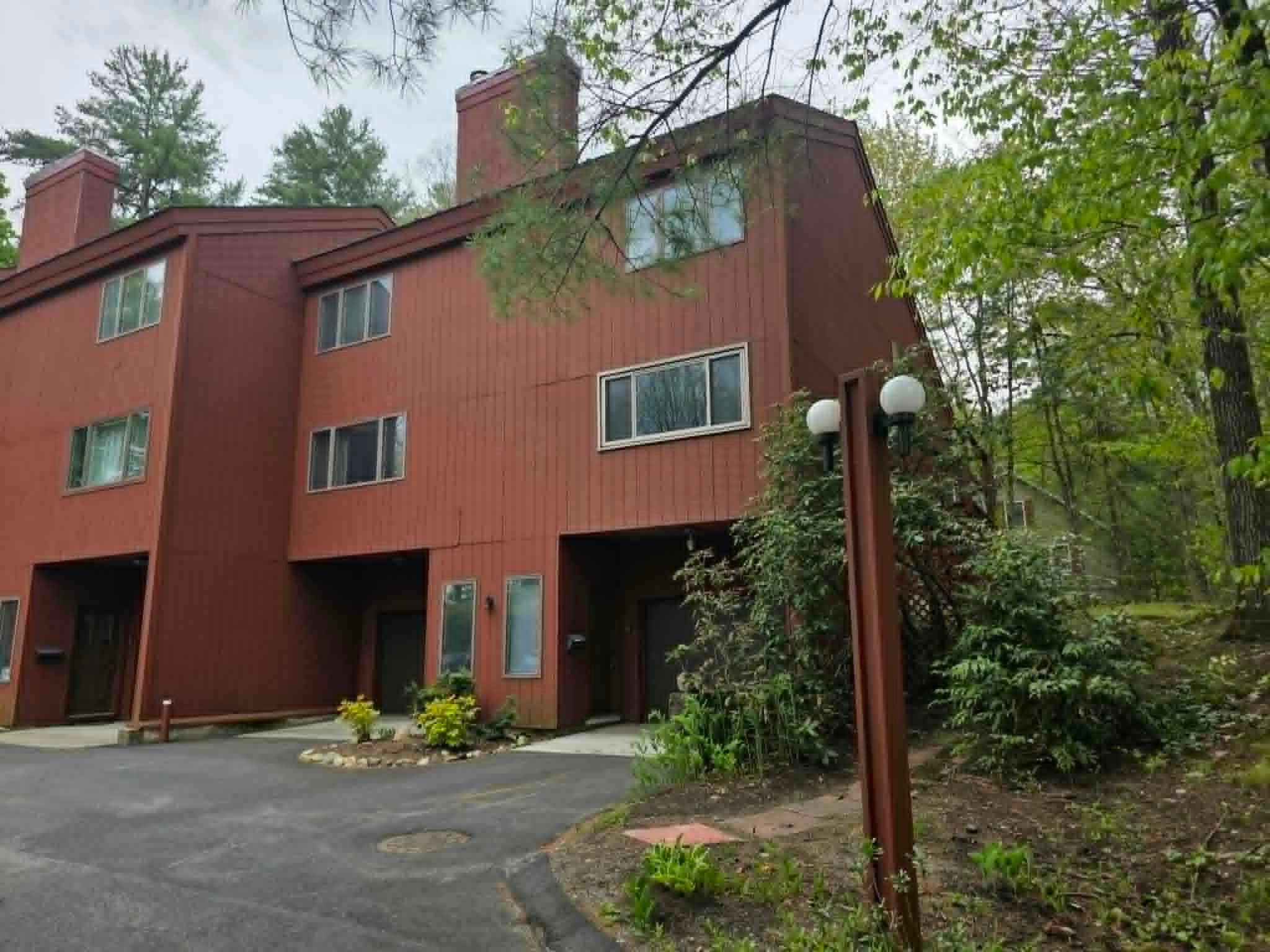 9 Evergreen Lane — photo