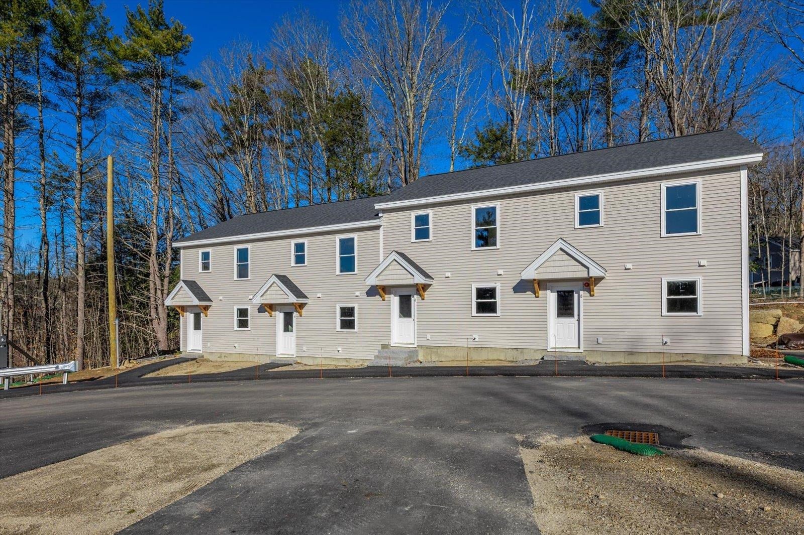 9 Lucy Lane — photo