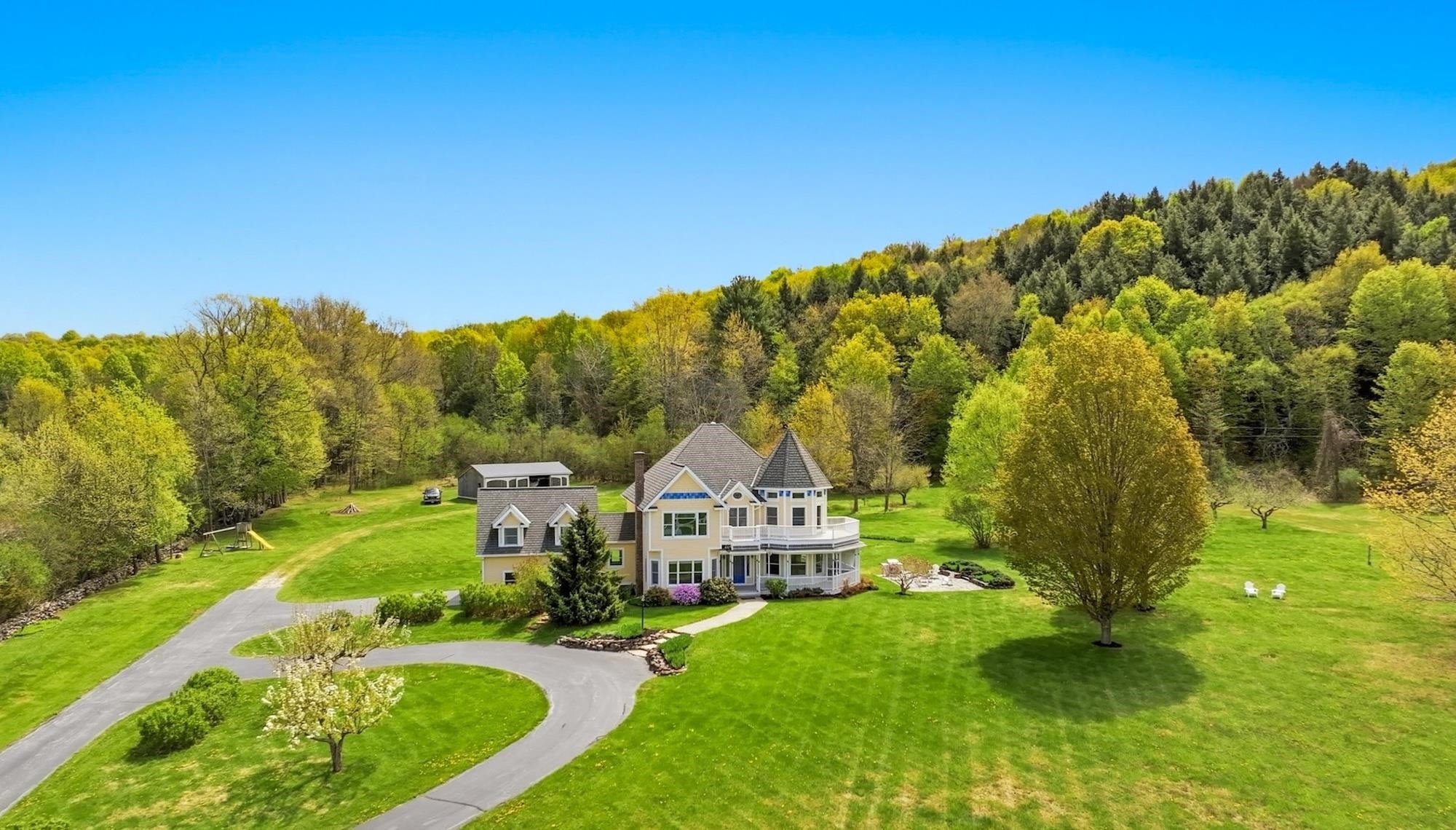 302 Ledge Hill Drive — photo