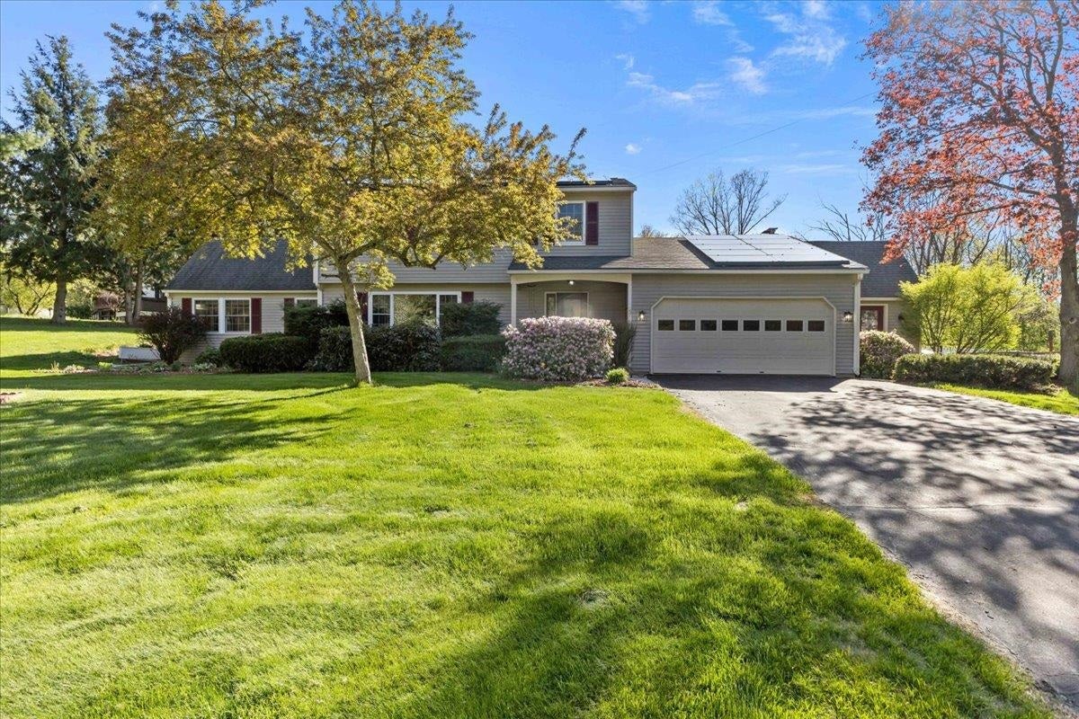 67 Pinecrest Circle, Williston, VT 05495 — photo 2