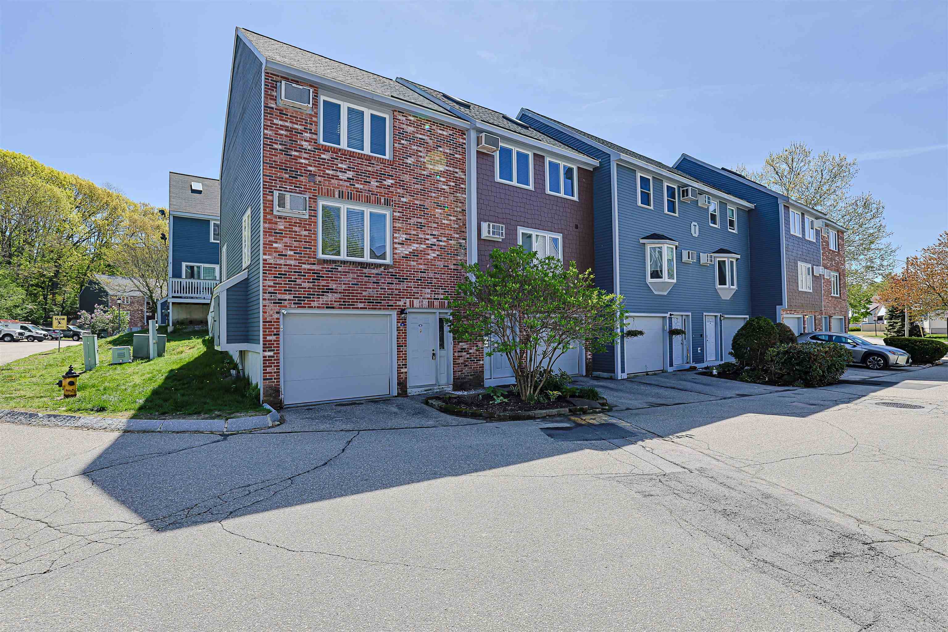 11 Valley West Way — photo