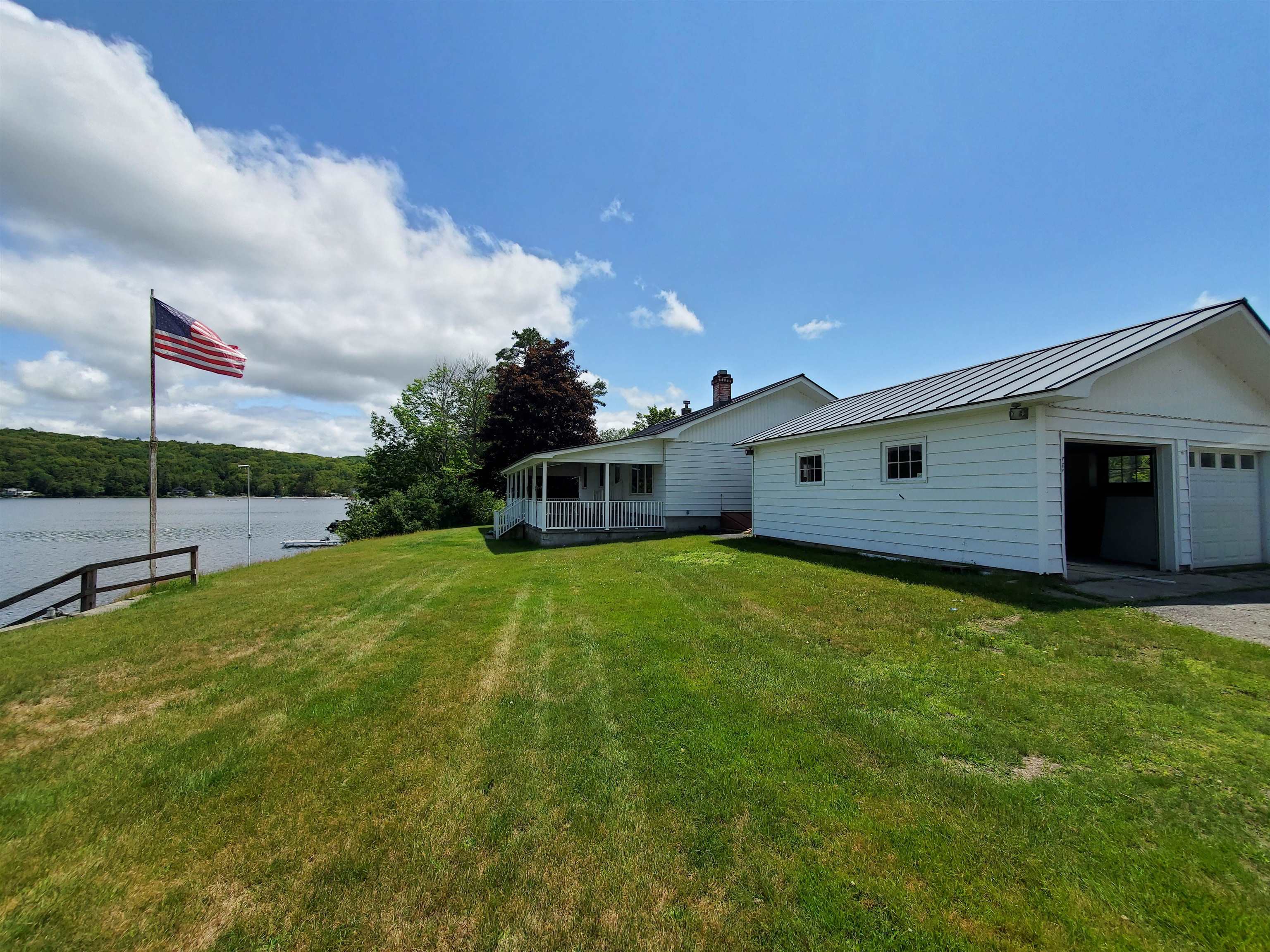 737 Nh Route 4a — photo