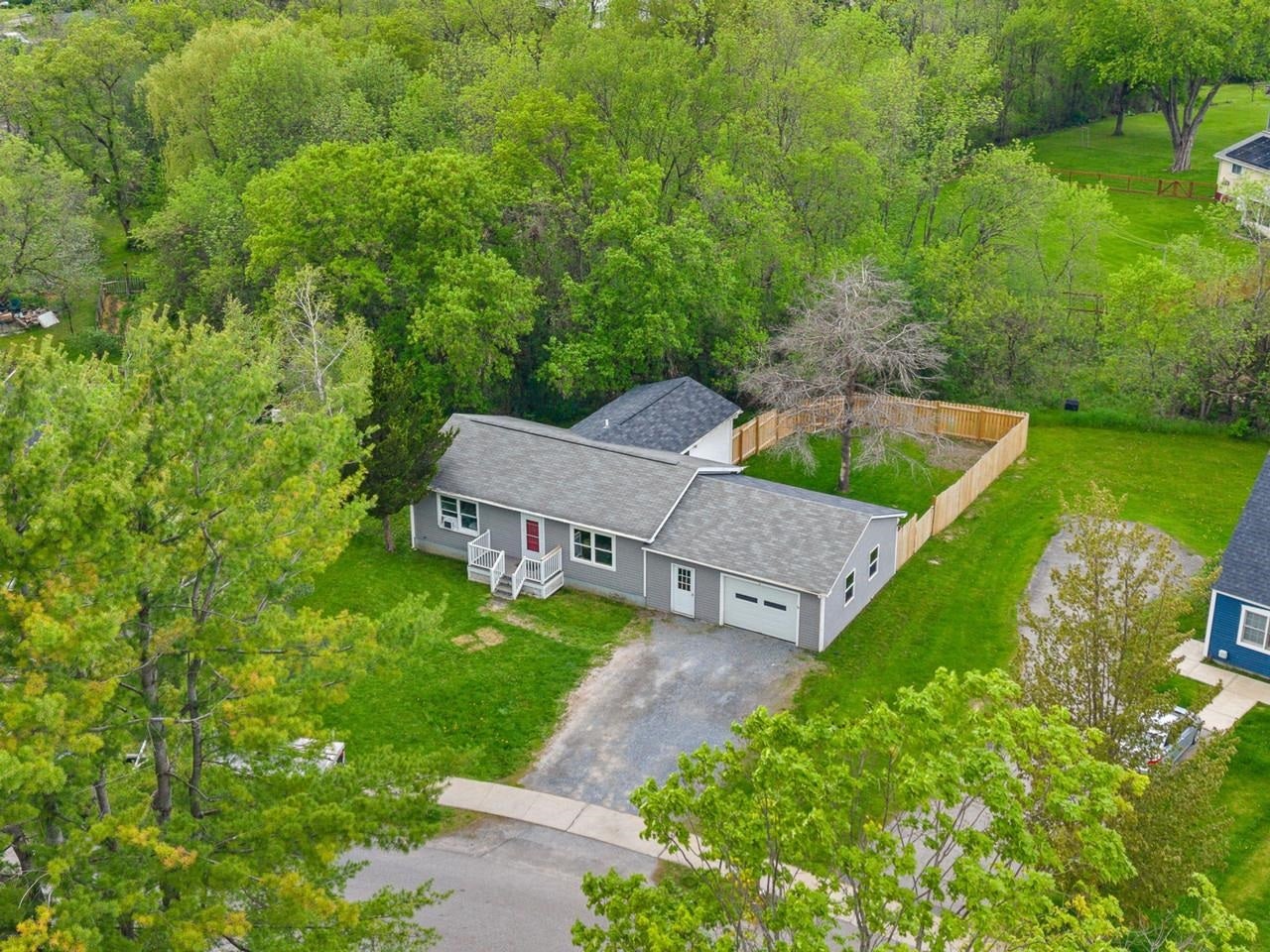 19 Brookside Drive — photo