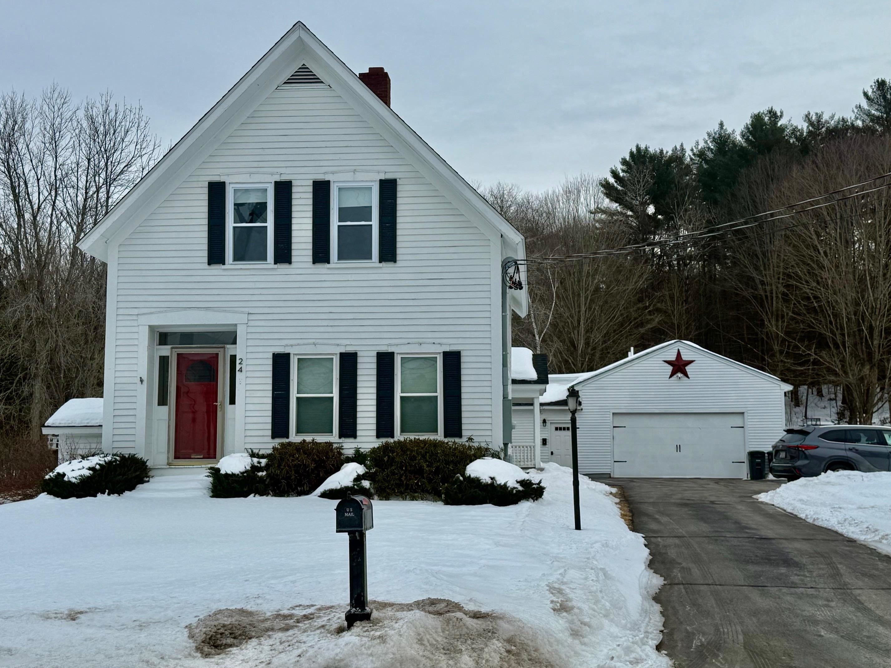 24 Main Street — photo
