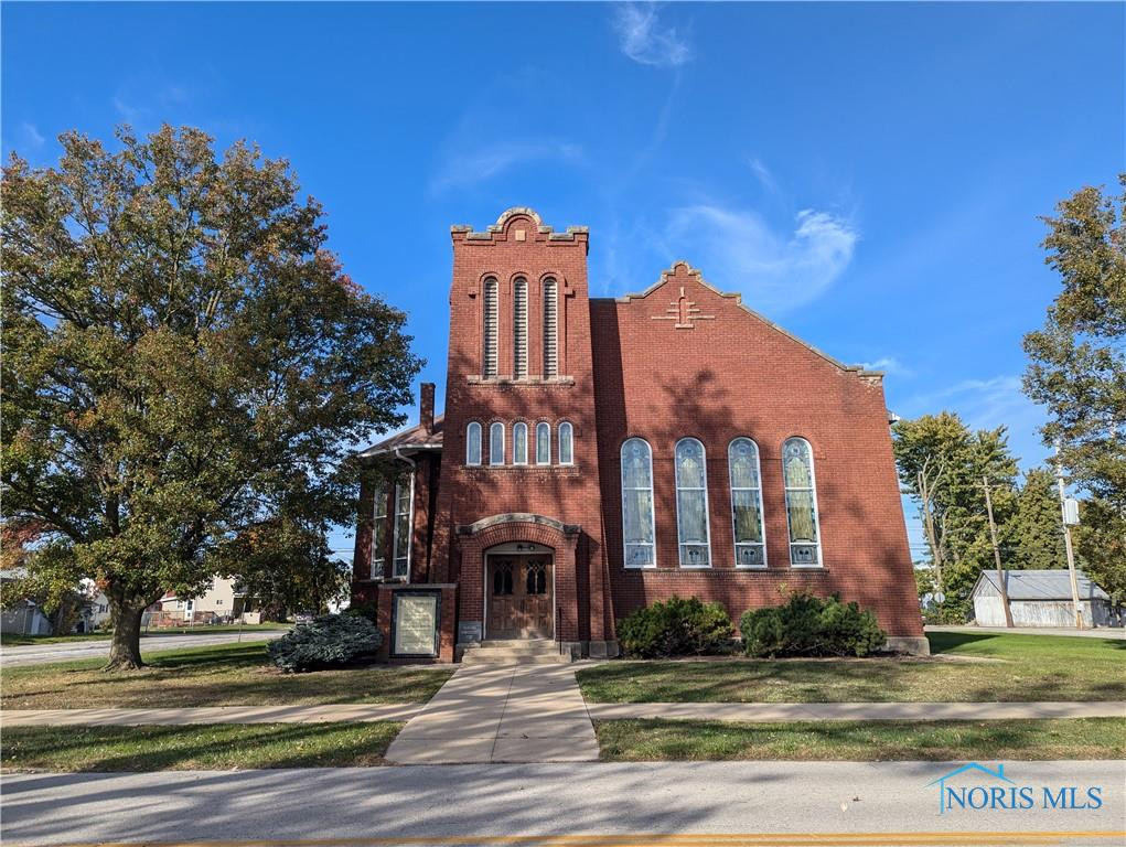 200 E Madison Street — photo