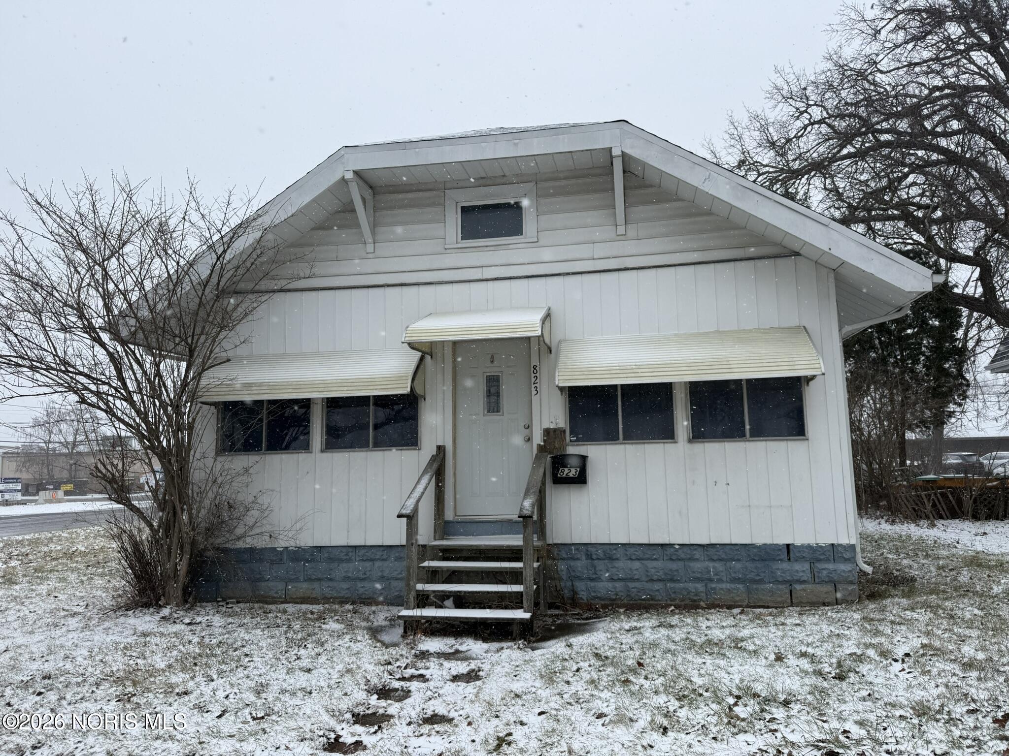 823 Nicholas Street — photo