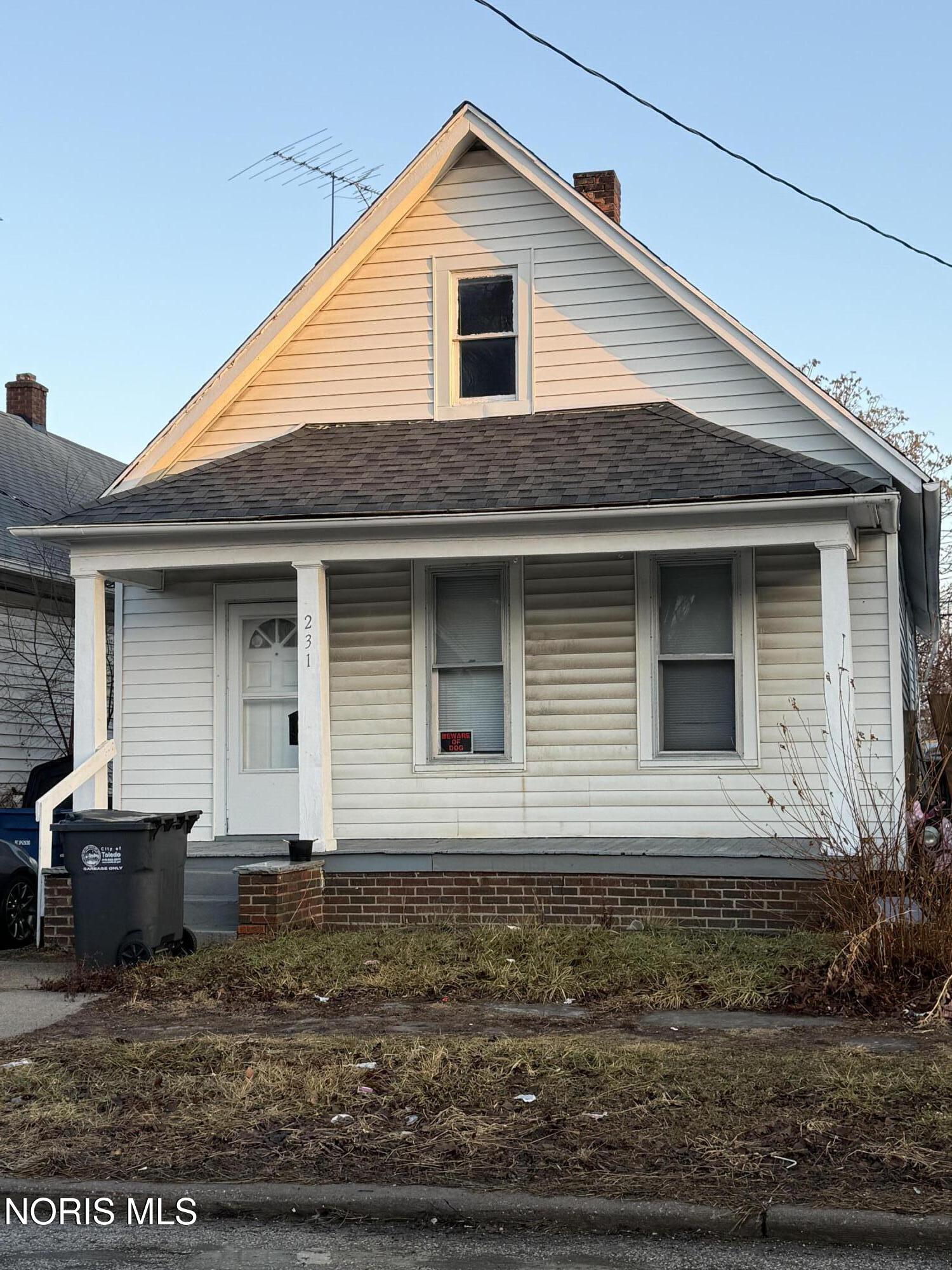 231 E Central — photo