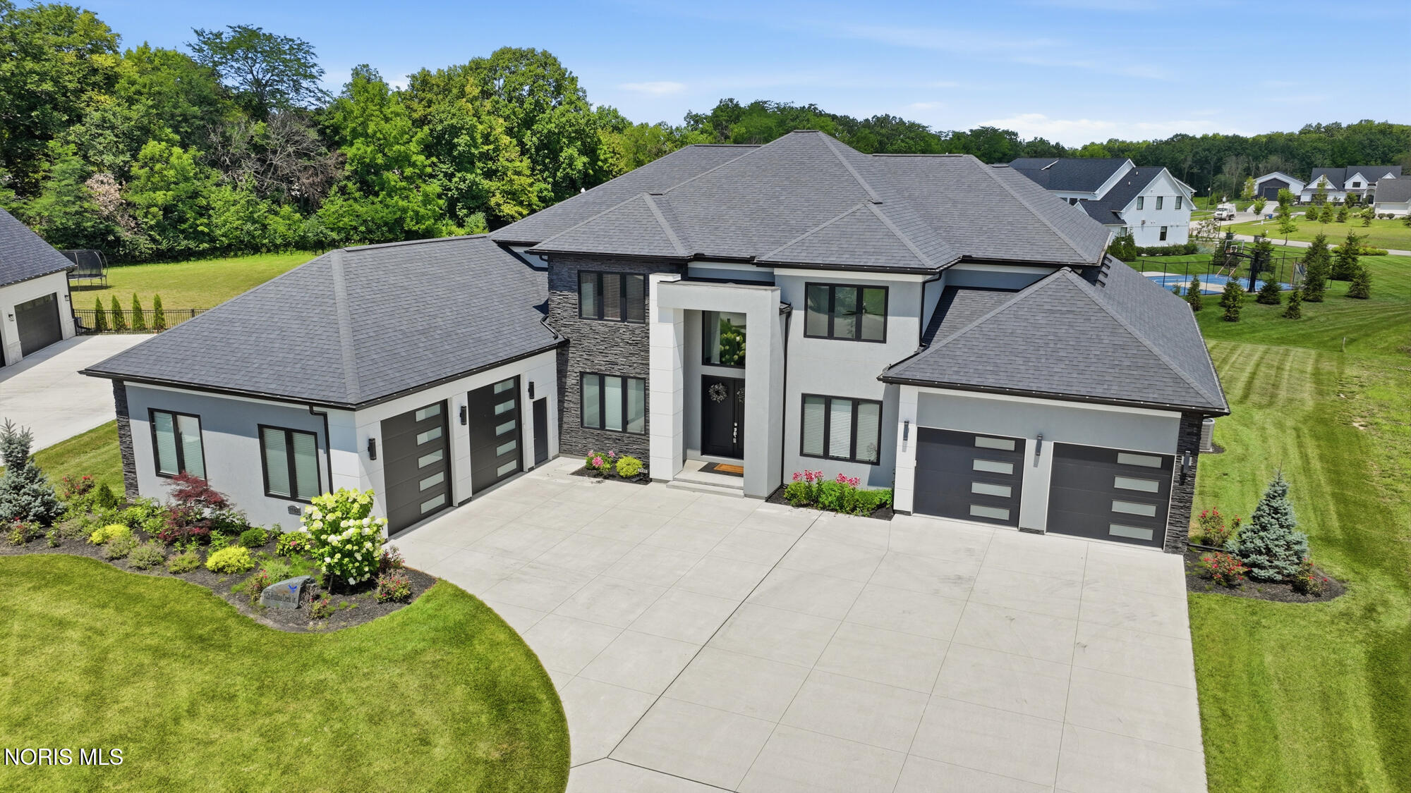1125 Hunting Creek Drive — photo