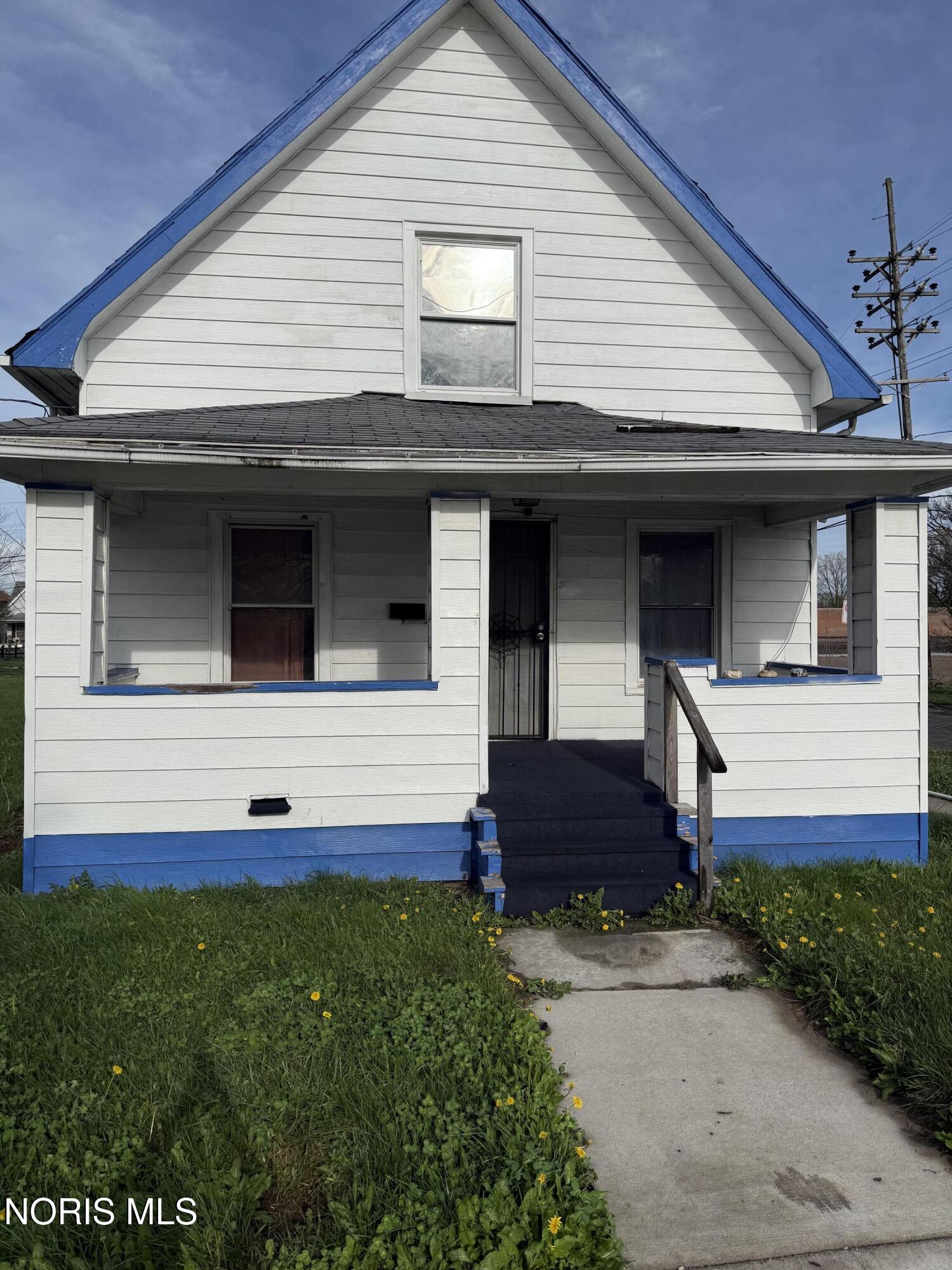 1102 Montrose Avenue — photo