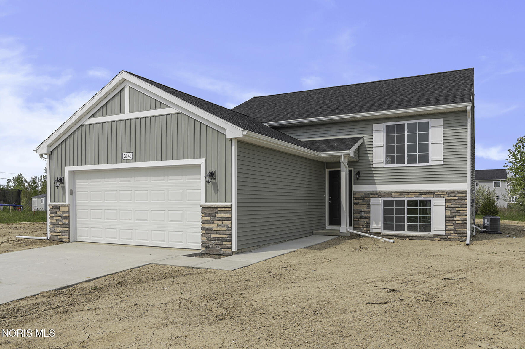 1051 Lakeside Lane — photo