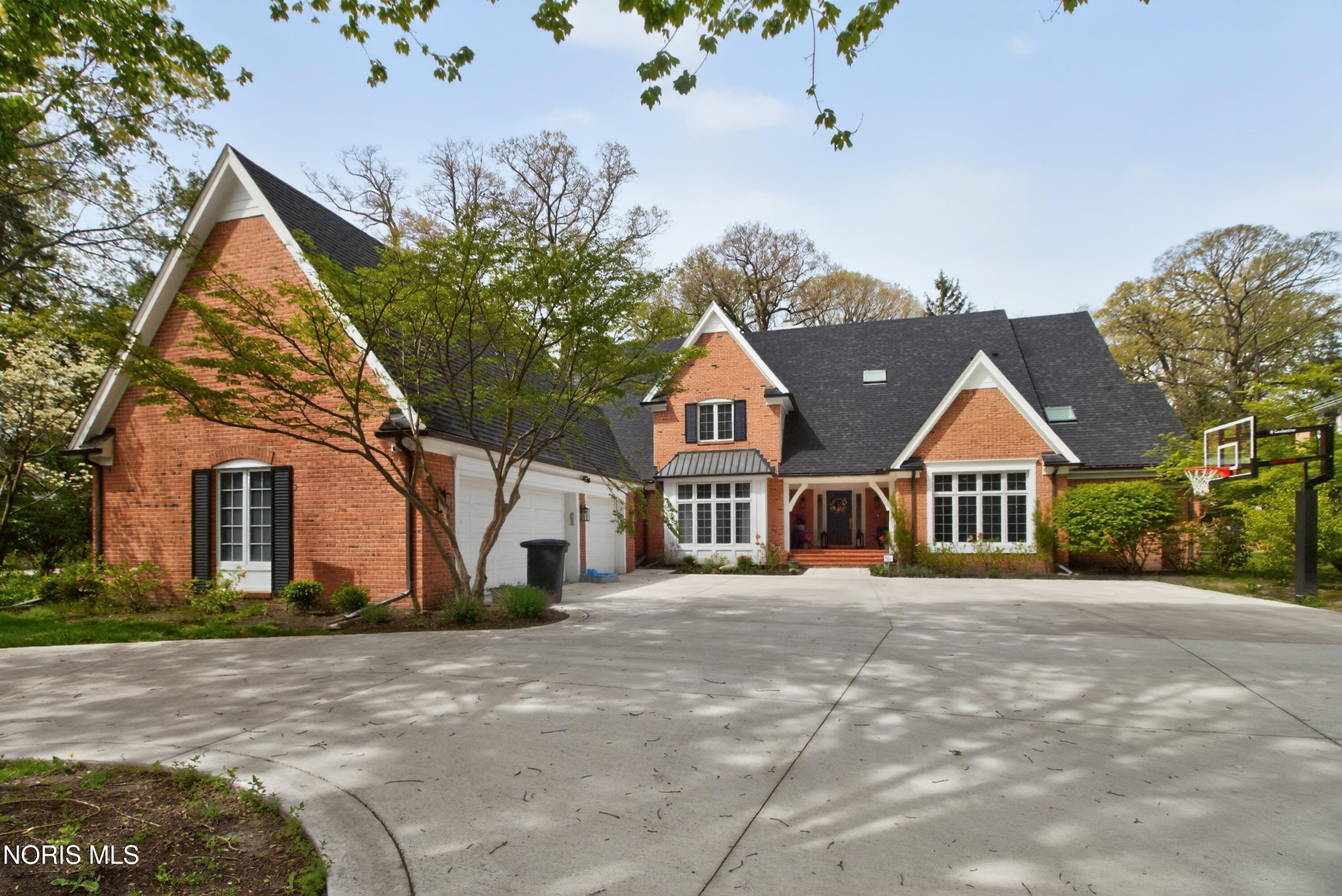 2709 Westchester Road — photo