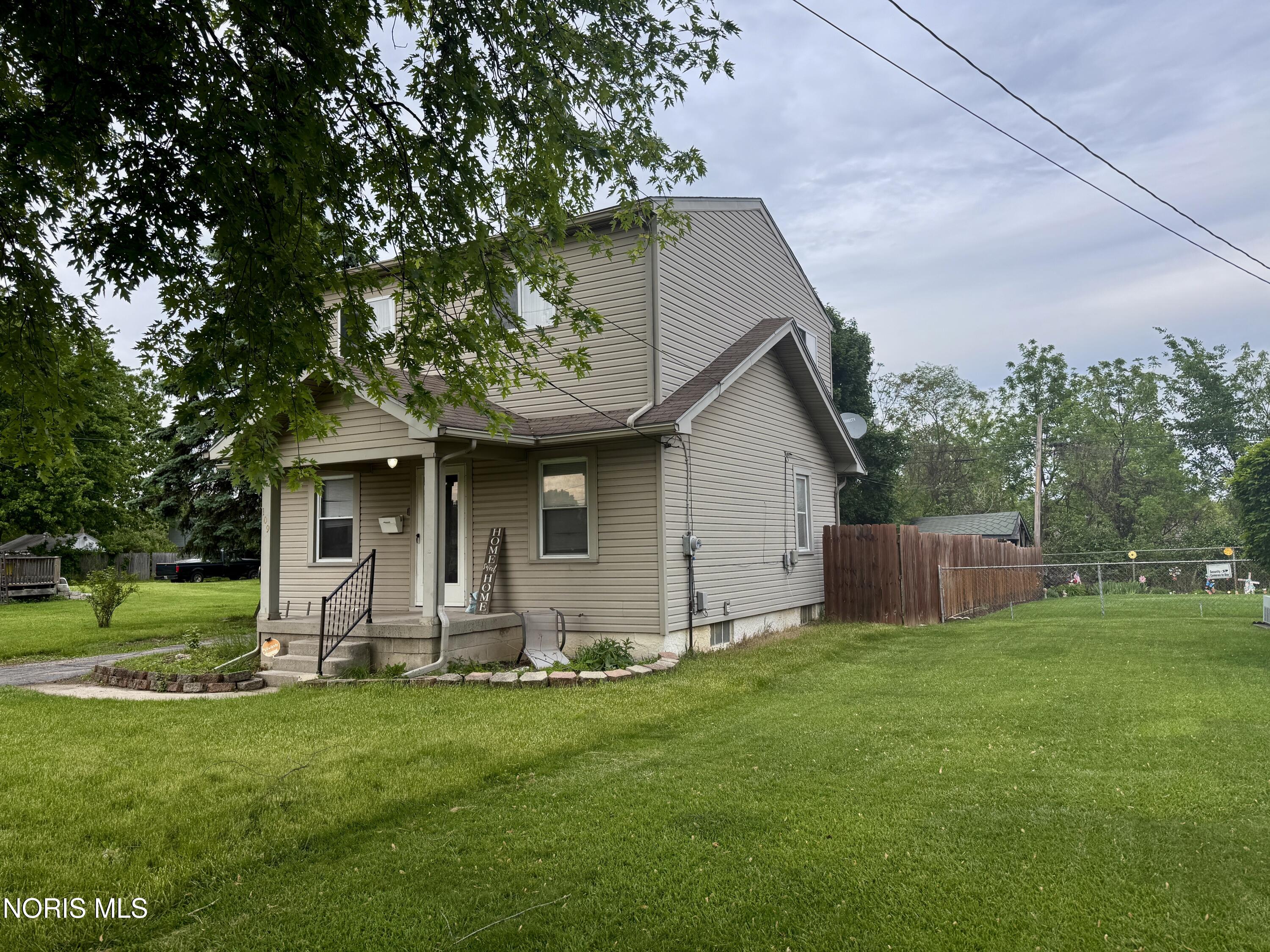 109 Van Buren Avenue — photo