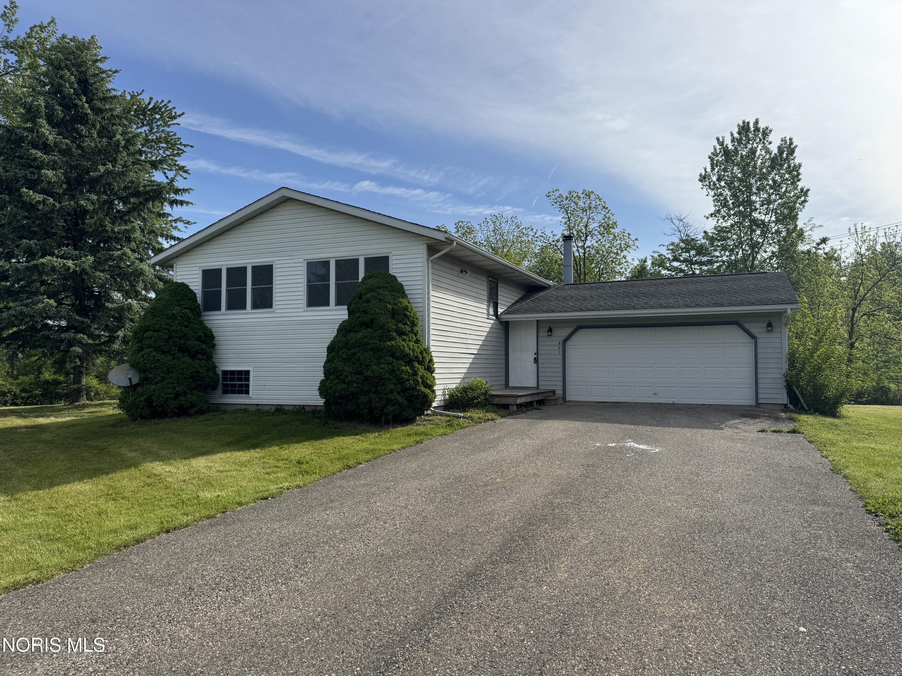 501 Briarwood Lane — photo