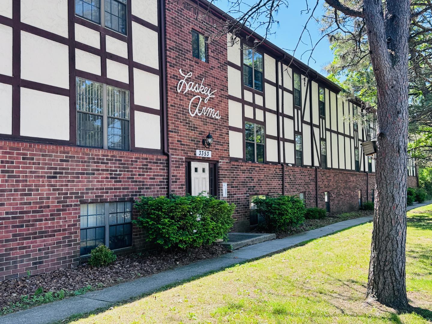 3355 Laskey, 12 — photo