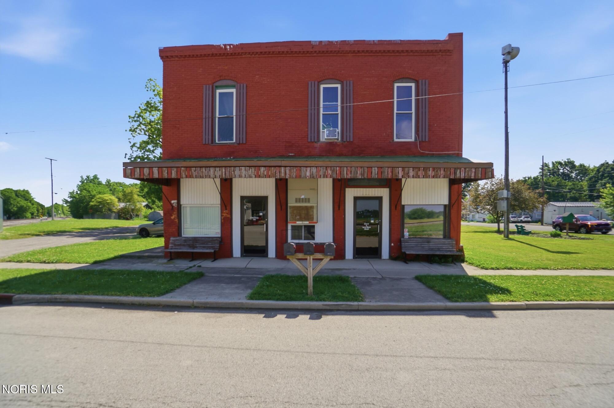 105 S Main Street — photo