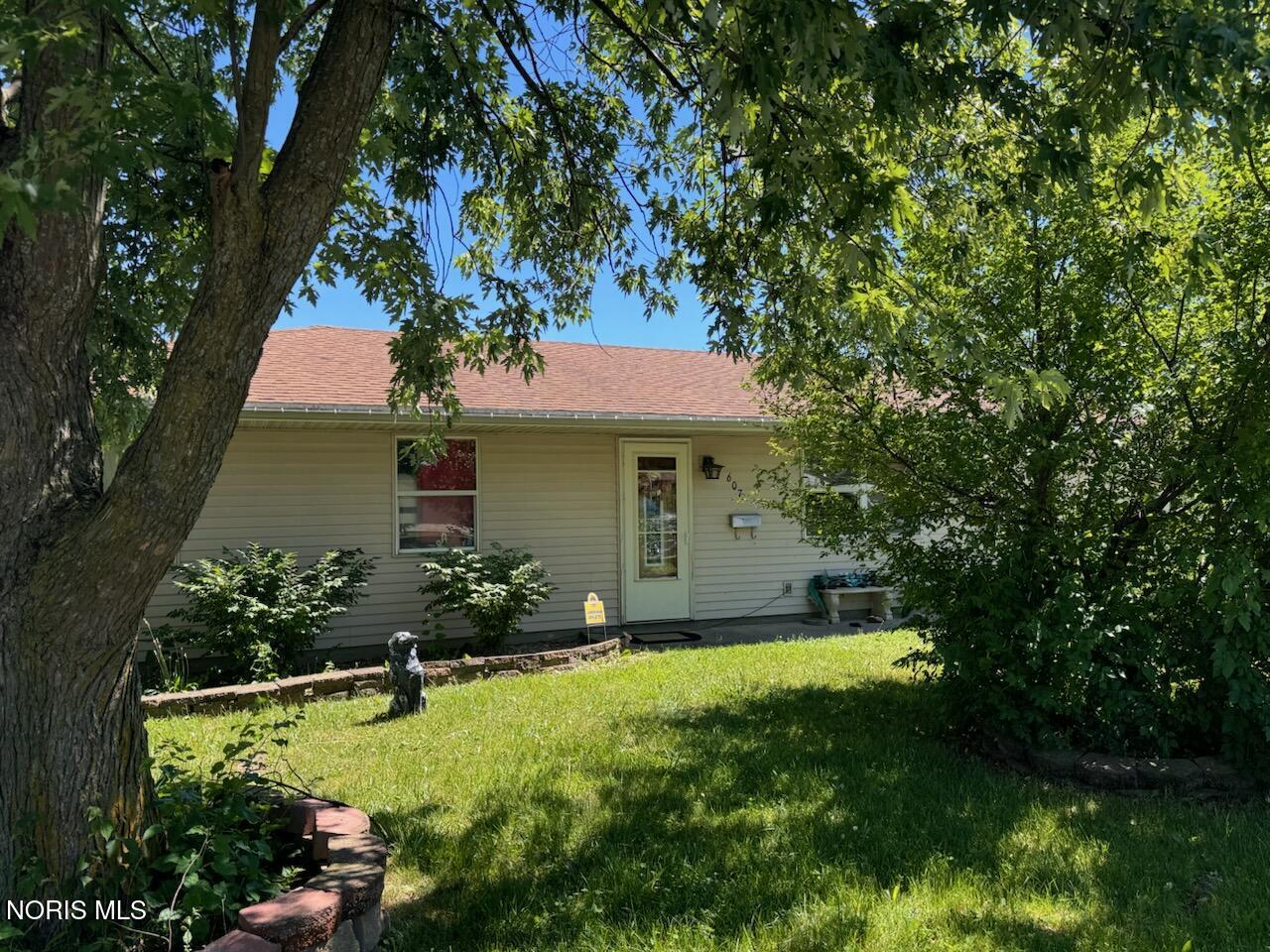 607 Olive Drive — photo
