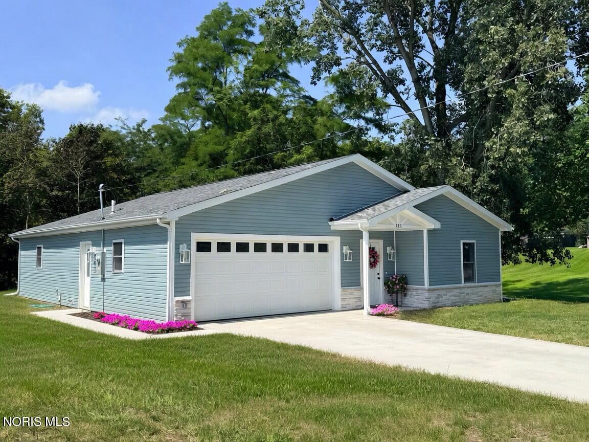 111 Oswalt Street — photo