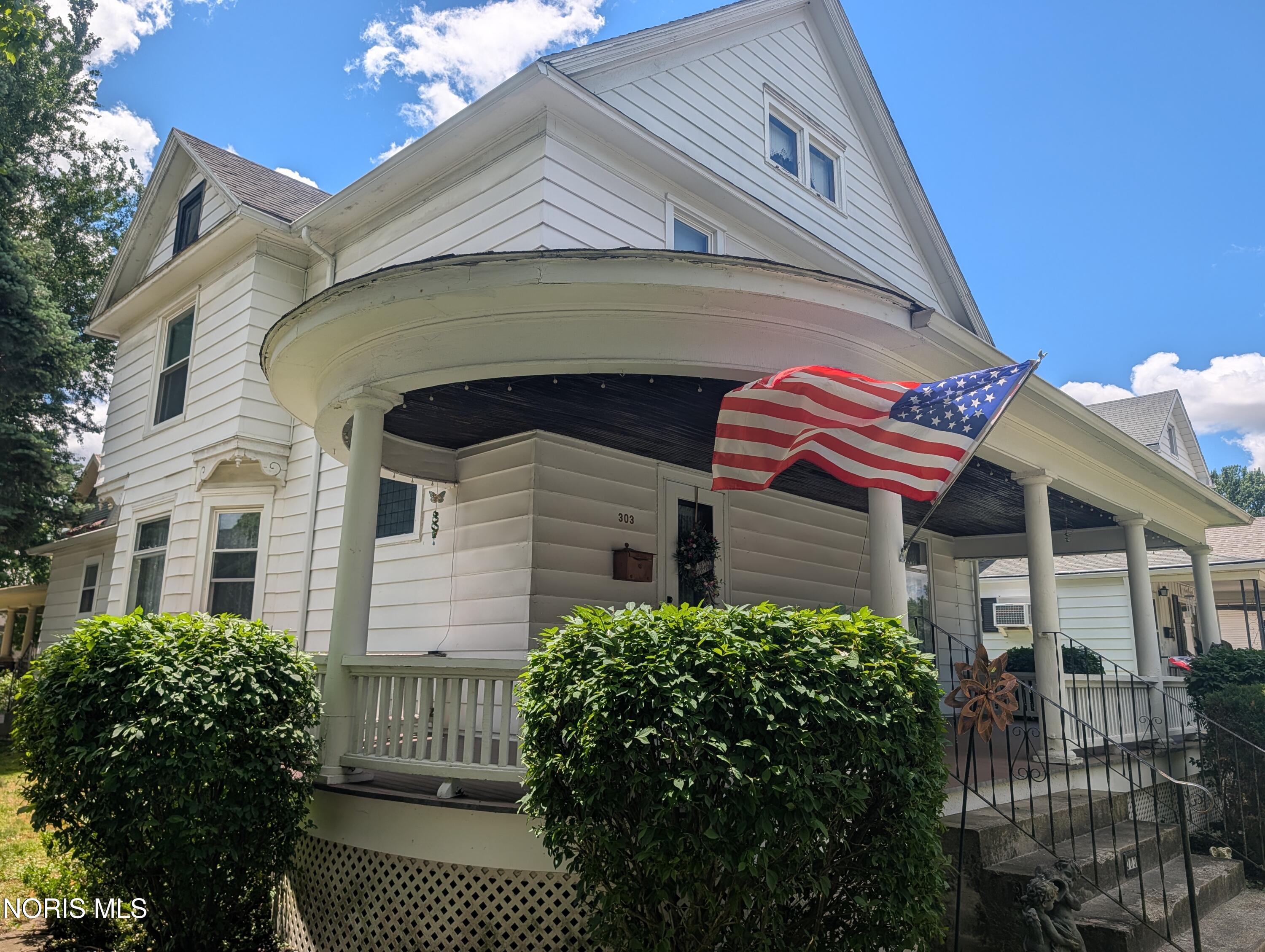 303 W Johnson Street — photo