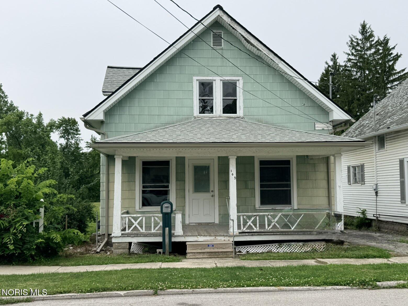 105 W College Avenue — photo