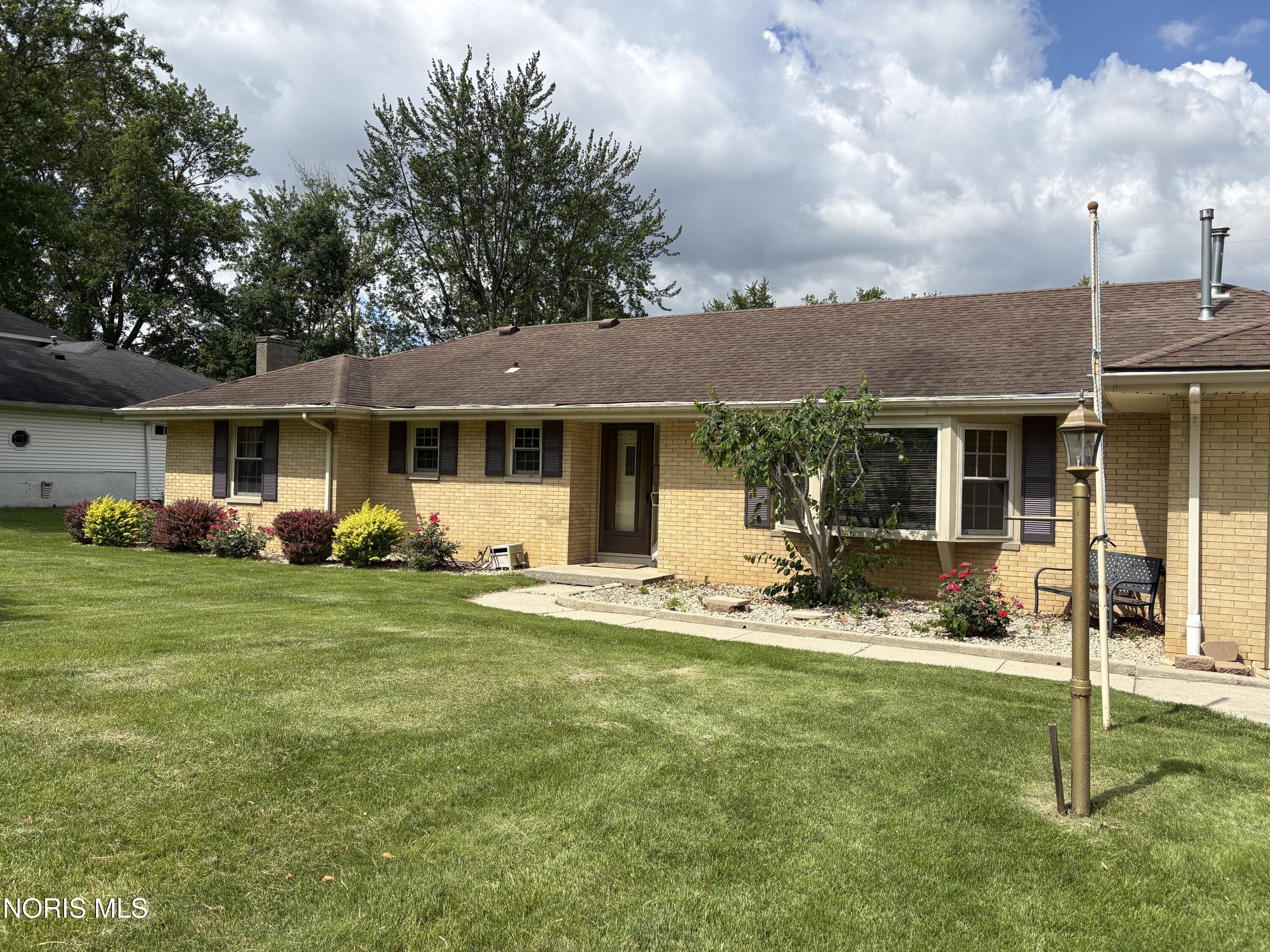 430 Fairway Road — photo
