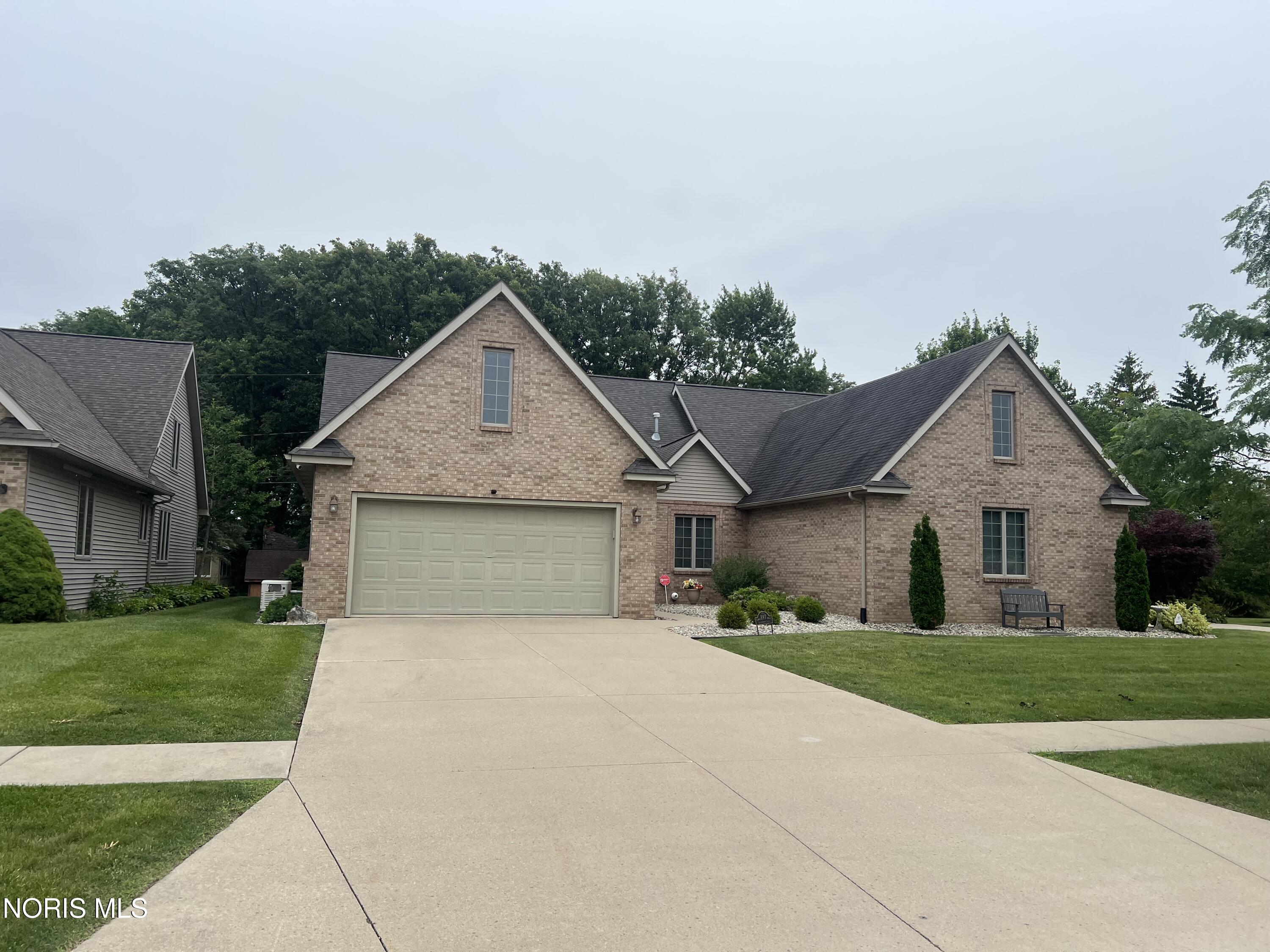 897 Busdeker Lane — photo