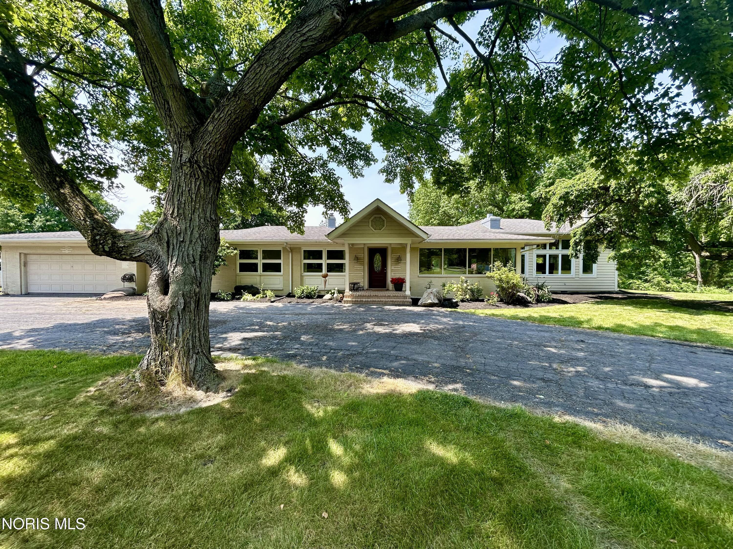 1910 S Holland Sylvania Road — photo