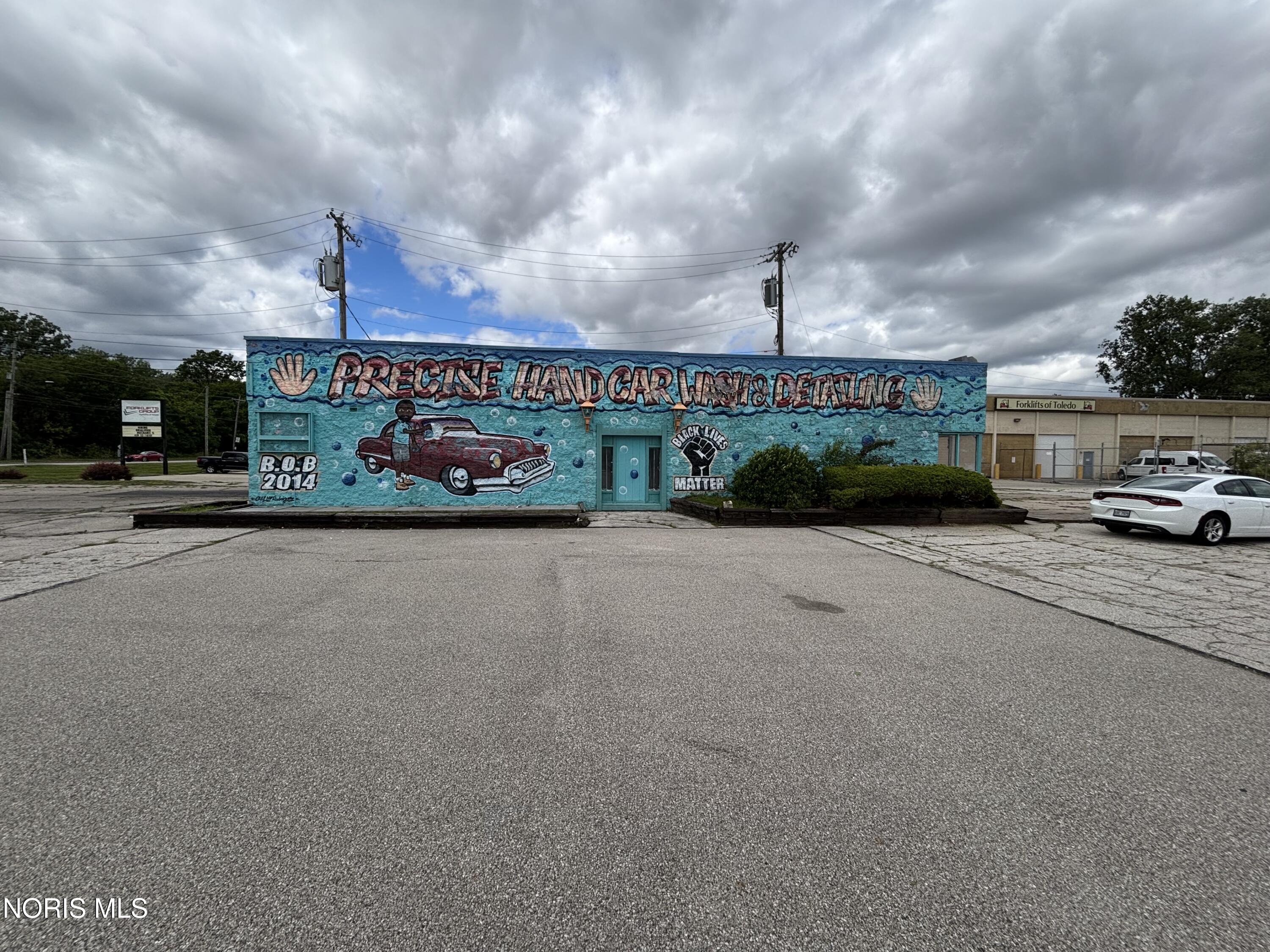 130 N Byrne Road — photo