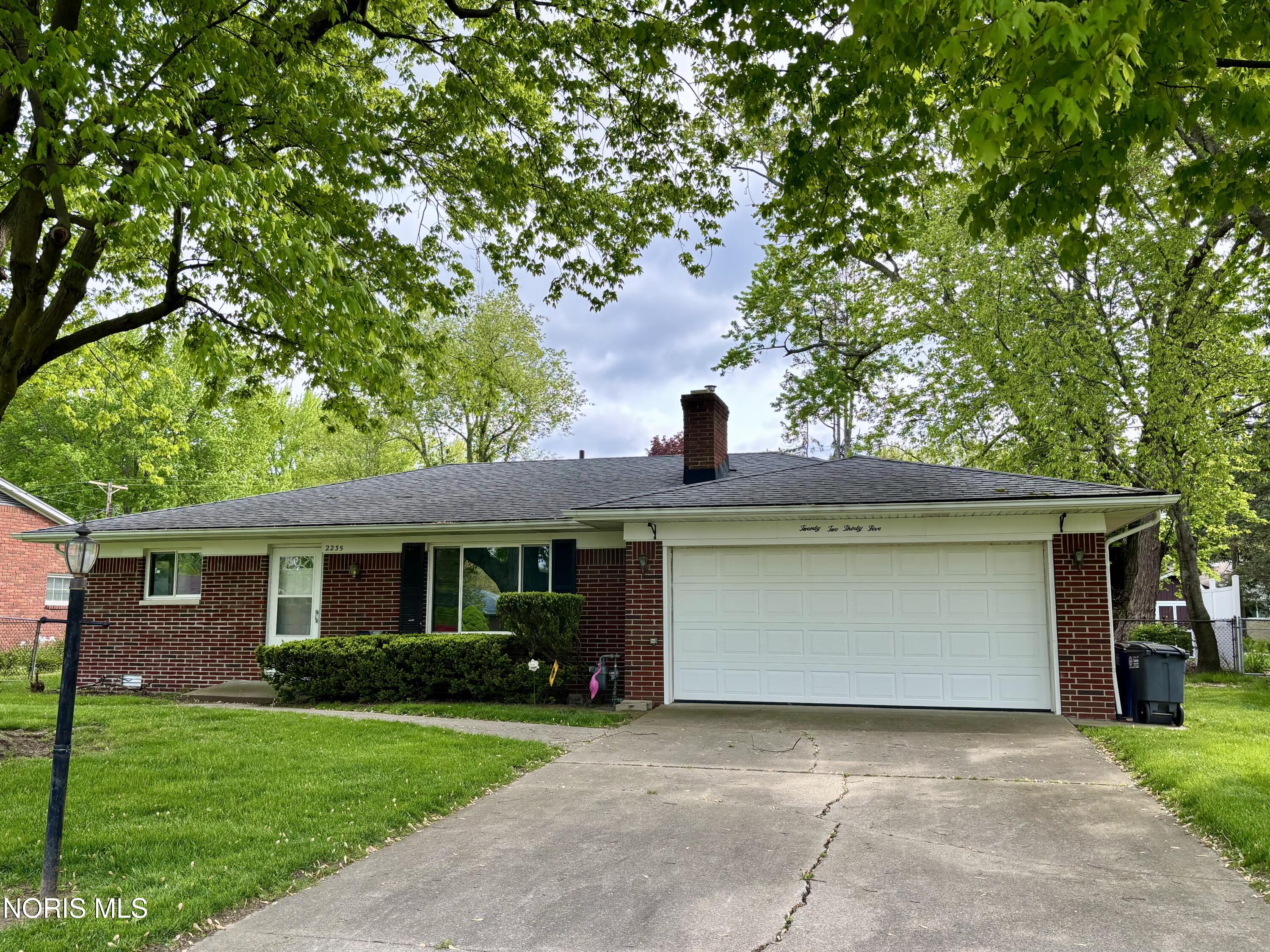 2235 Belvedere Drive — photo