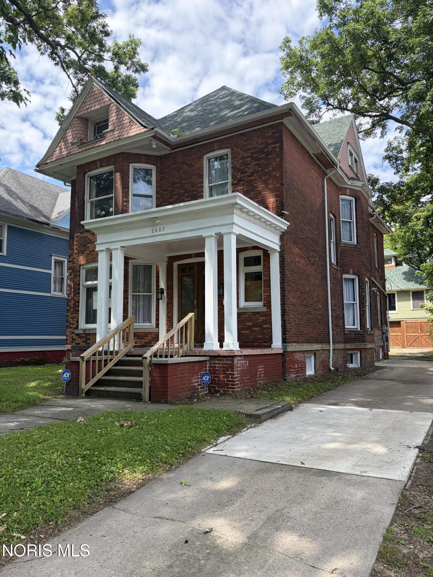2407 Glenwood Avenue — photo