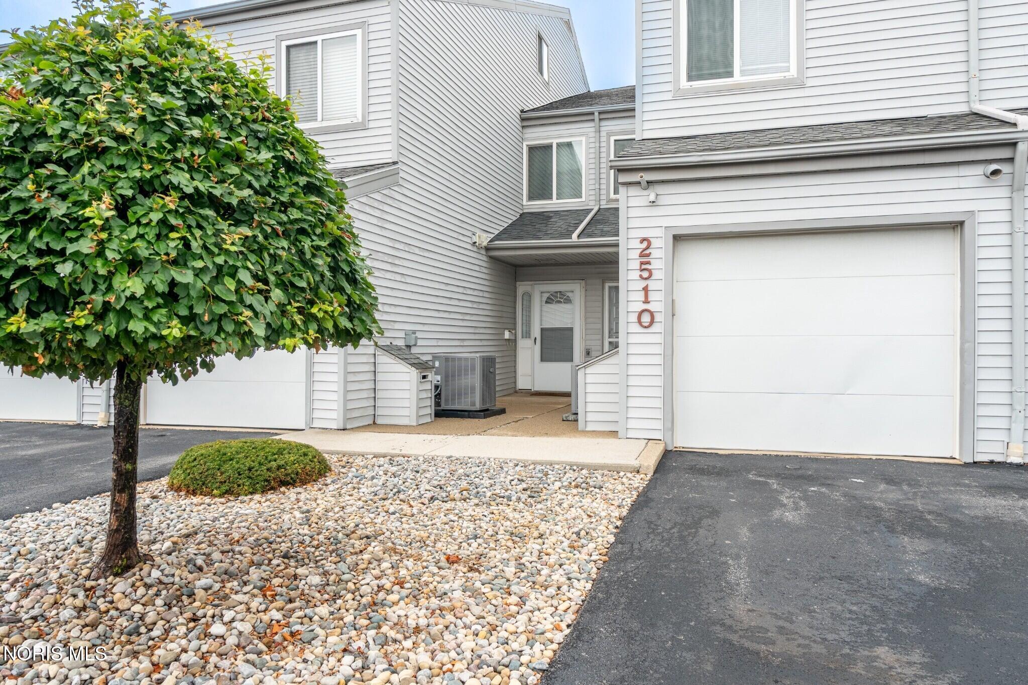 2510 W Village Drive — photo