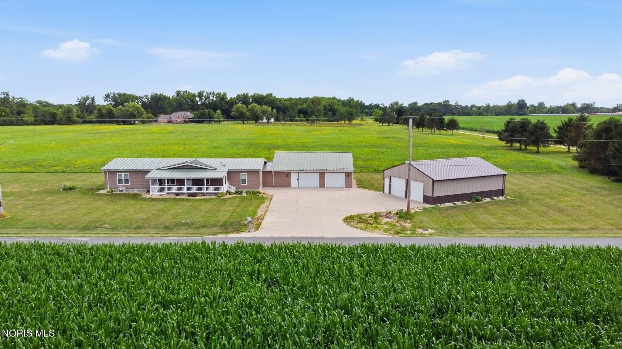 10904 W Township Rd 116 — photo