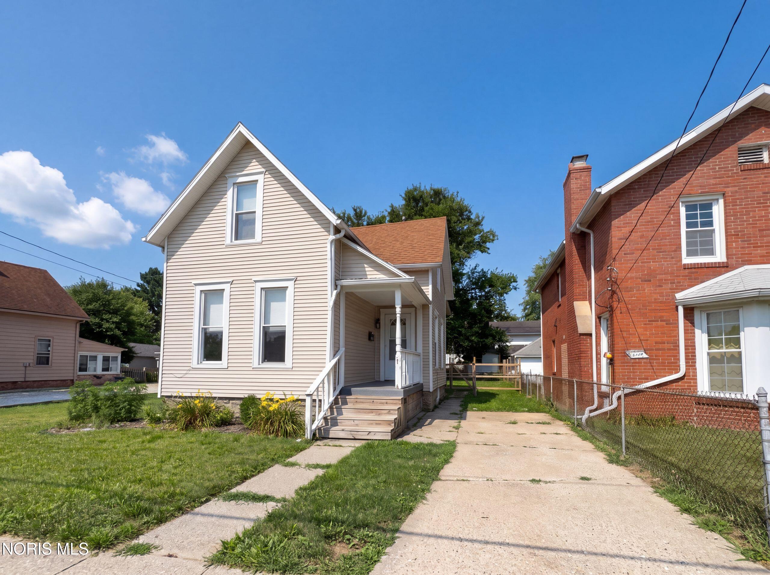 608 Howland Avenue — photo