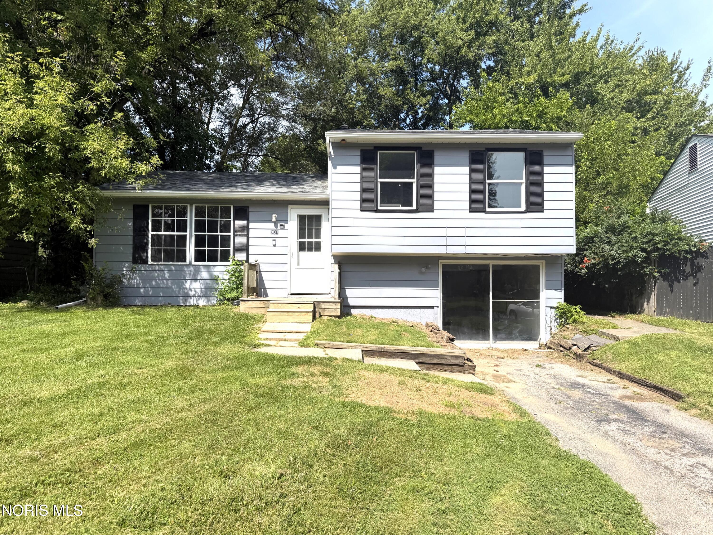 907 Burke Glen Road — photo