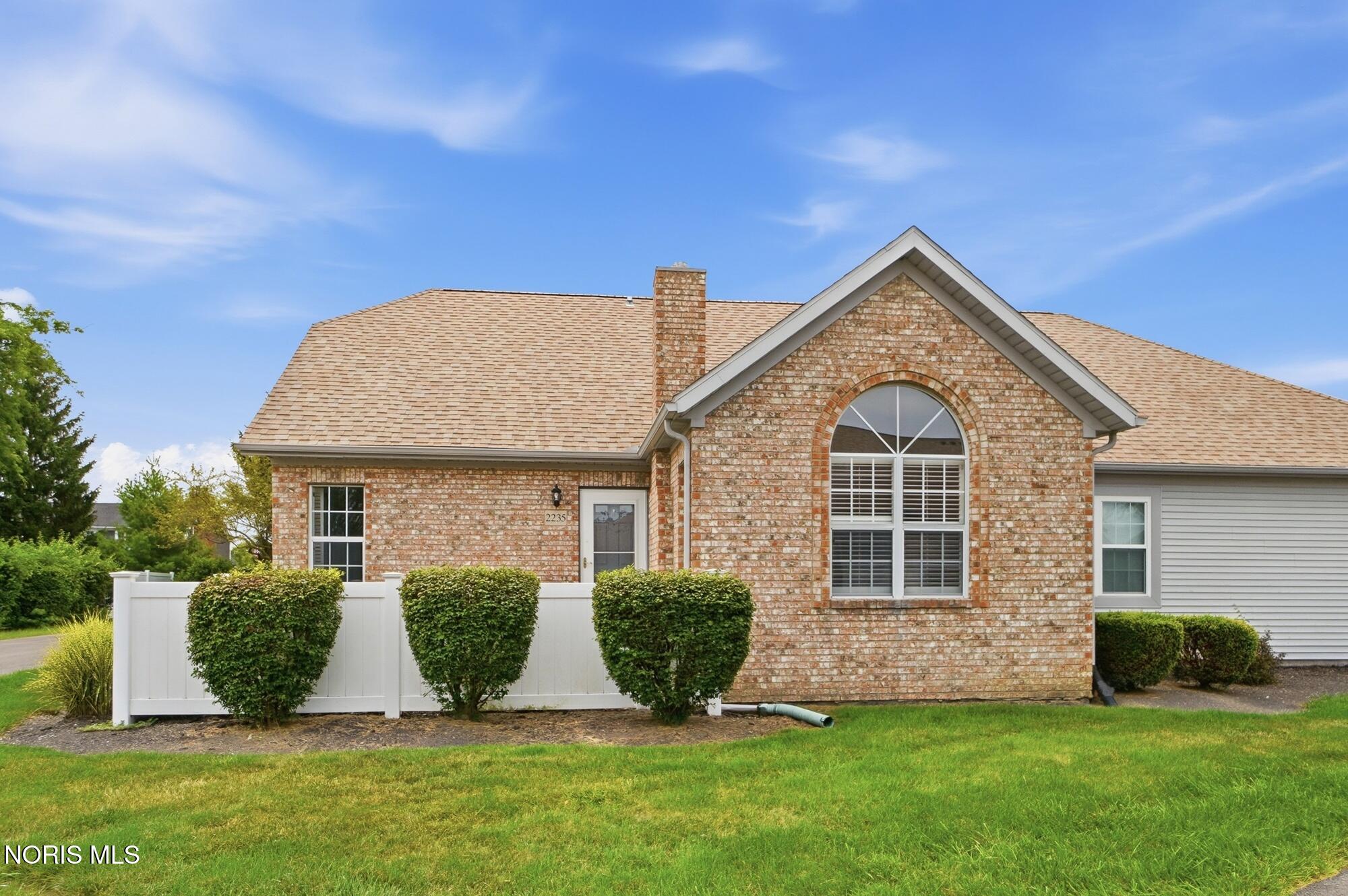 2235 Fox Run Circle, #4-14 — photo