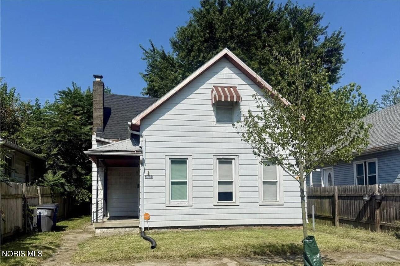 3905 Peru Street — photo