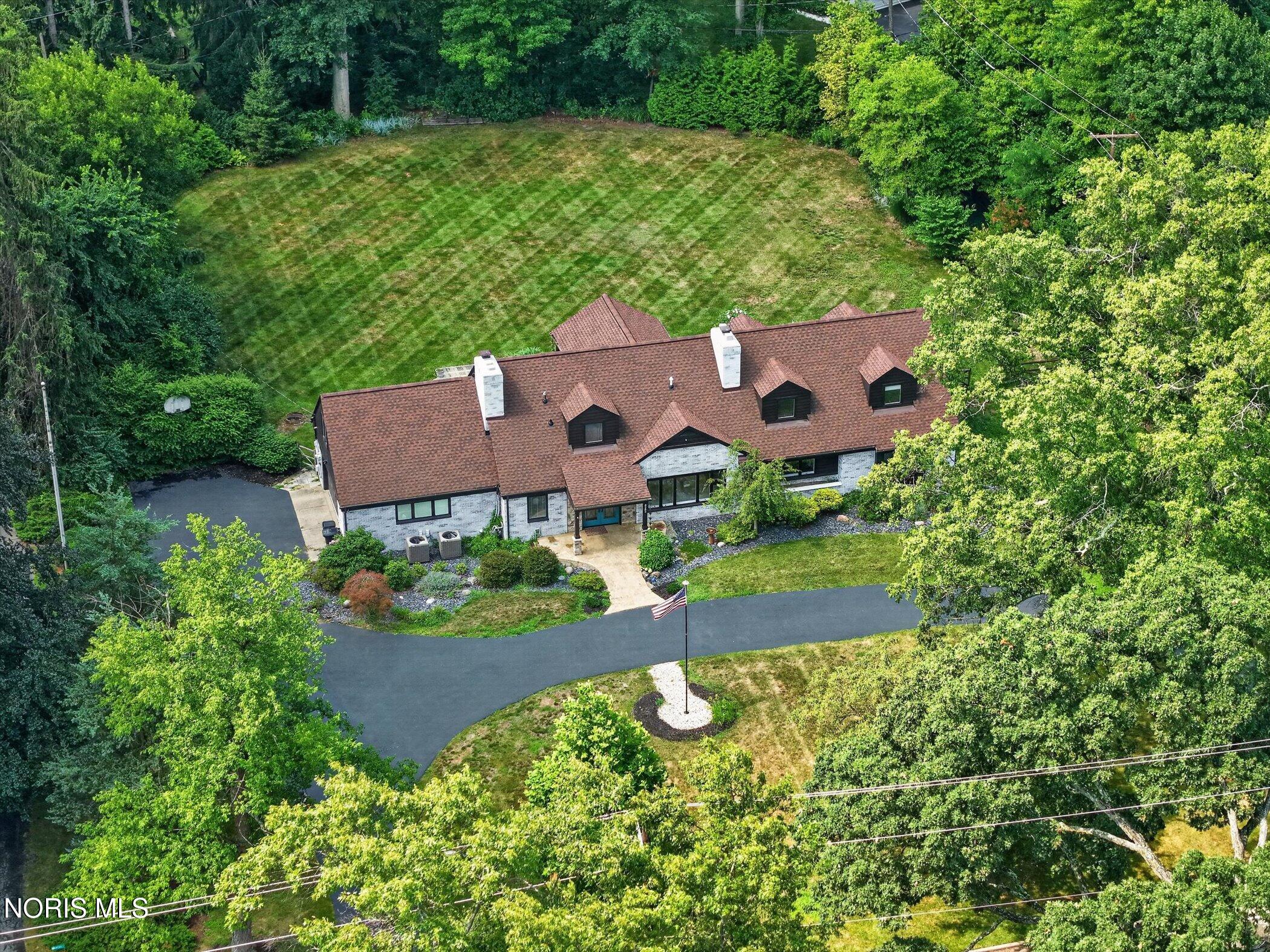 4545 Indian Road — photo