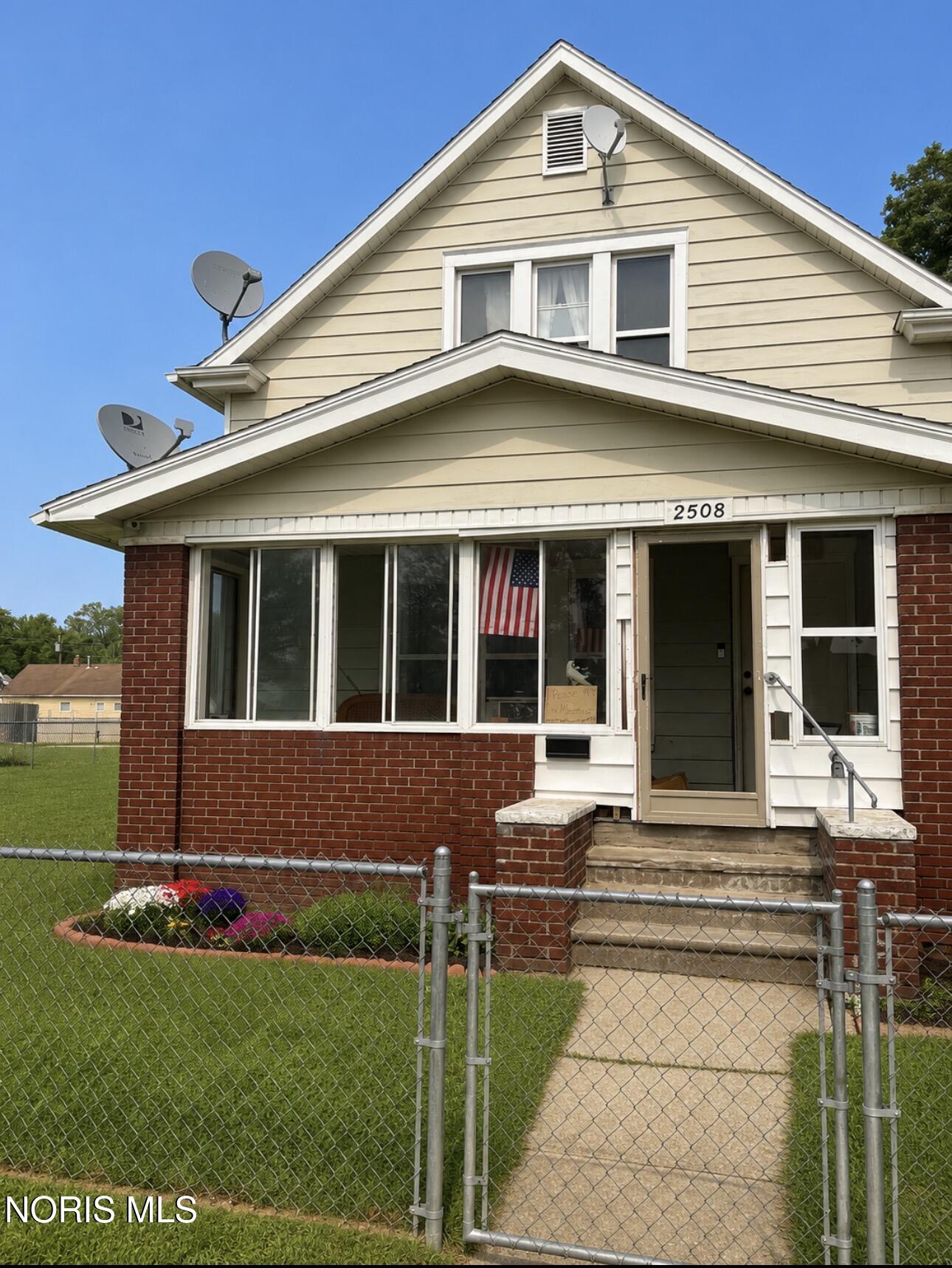 2508 Locust Street — photo