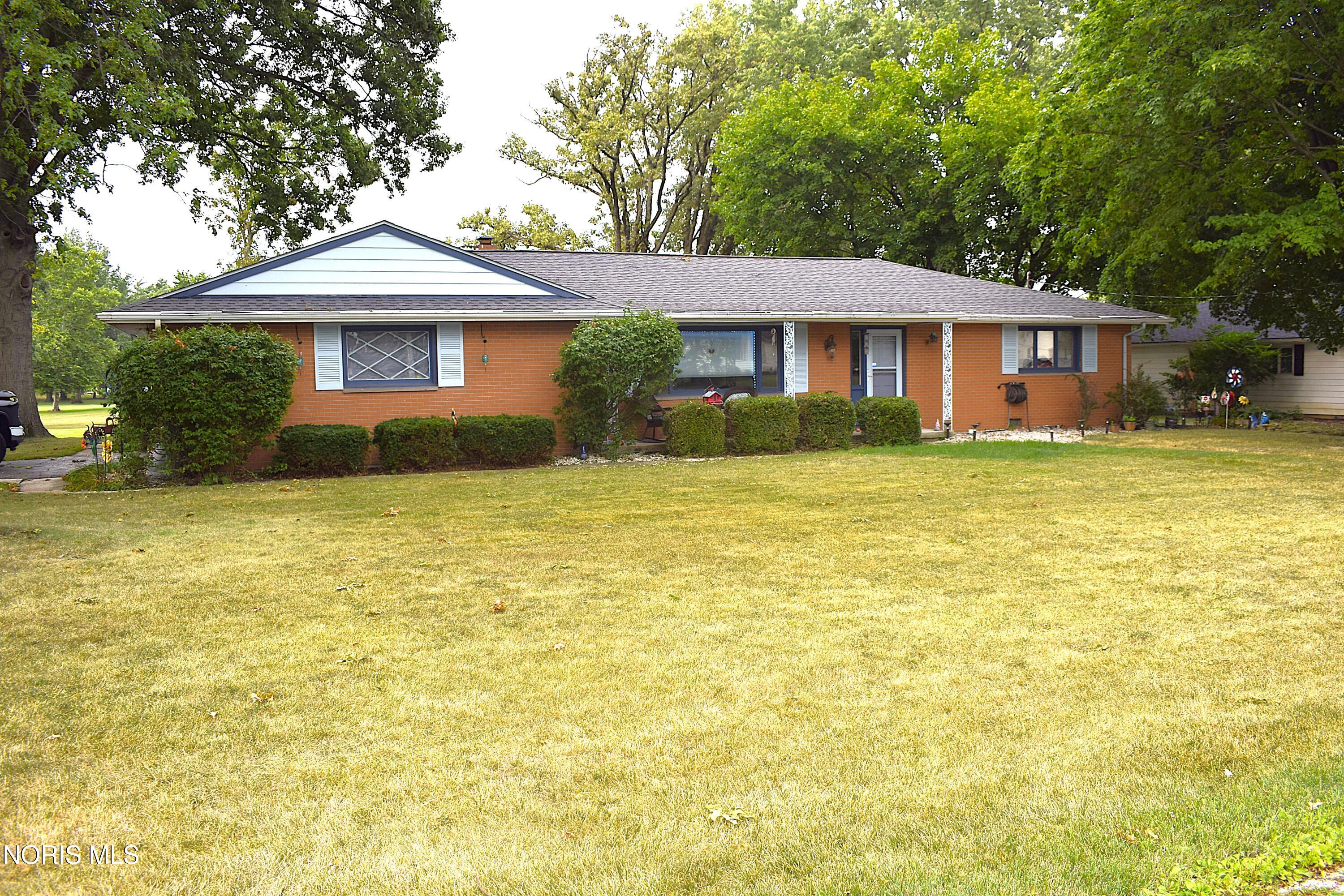 942 Country Club Drive — photo