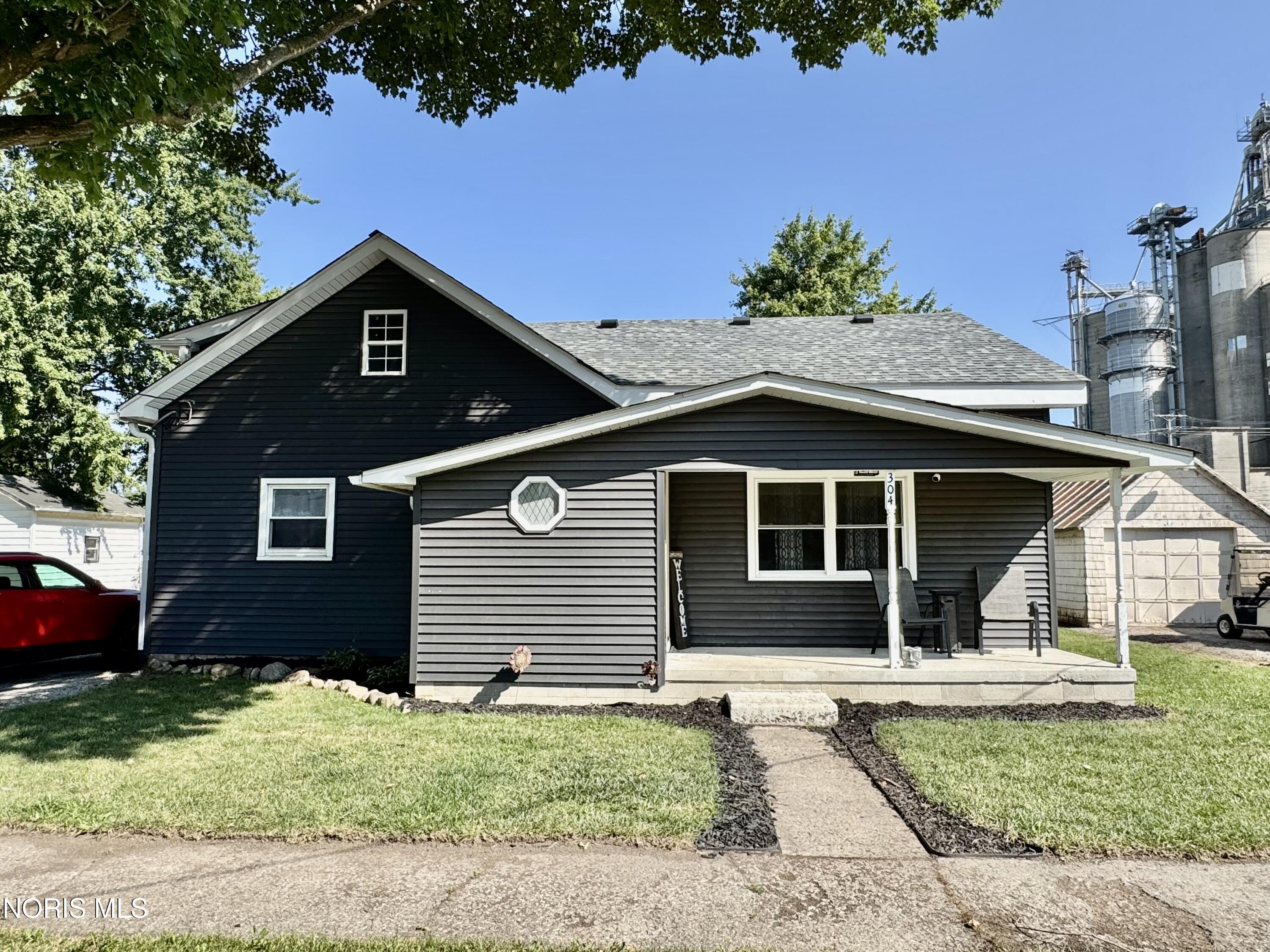 304 W Daggett Street — photo
