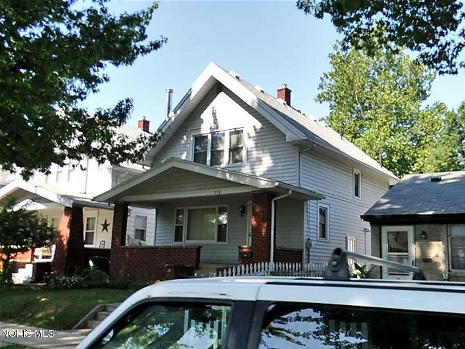 738 Geneva Avenue — photo