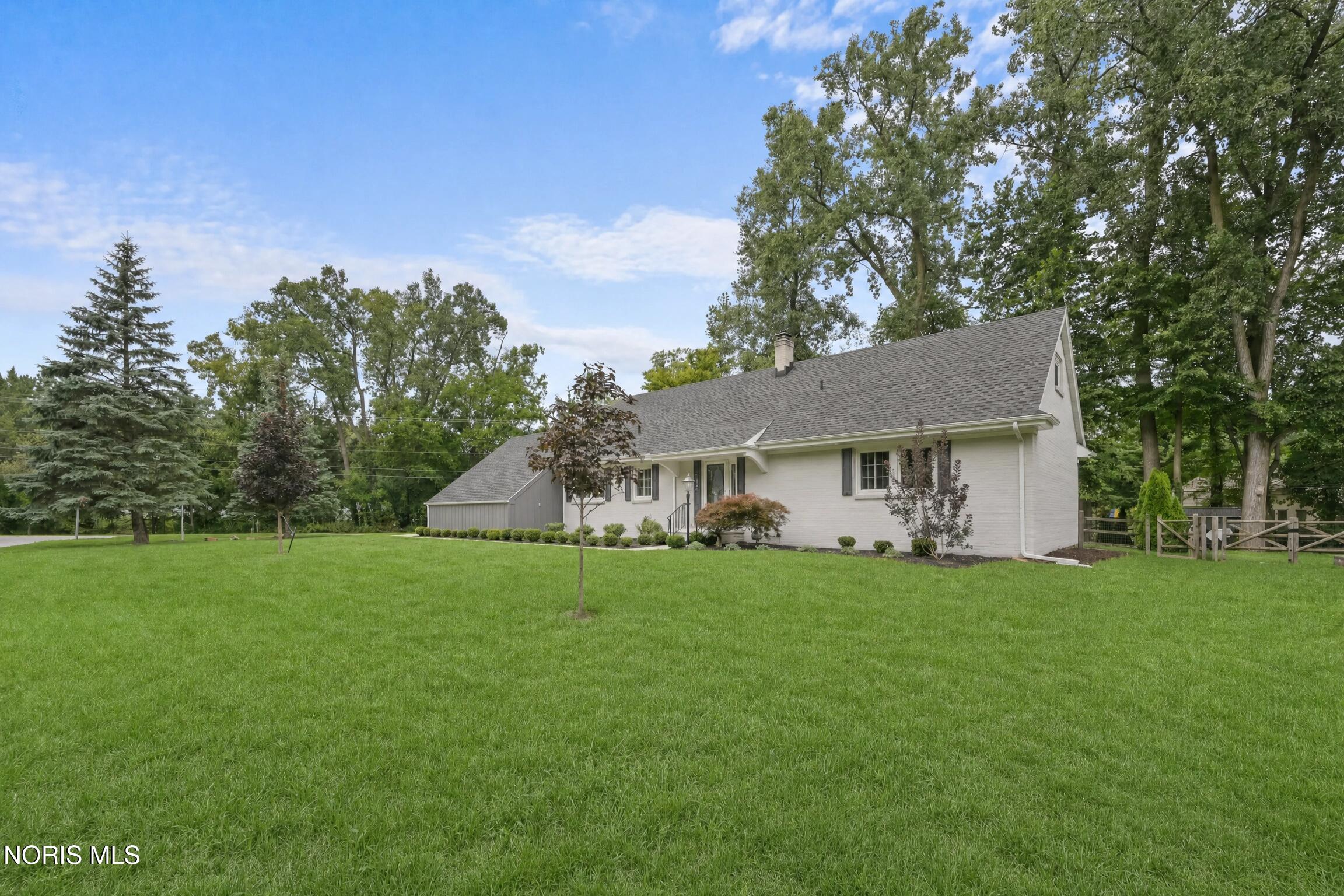 6044 Indian Trail — photo