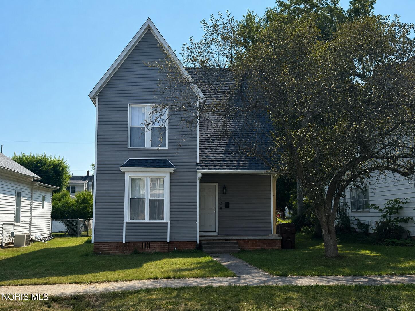 109 Main Street — photo