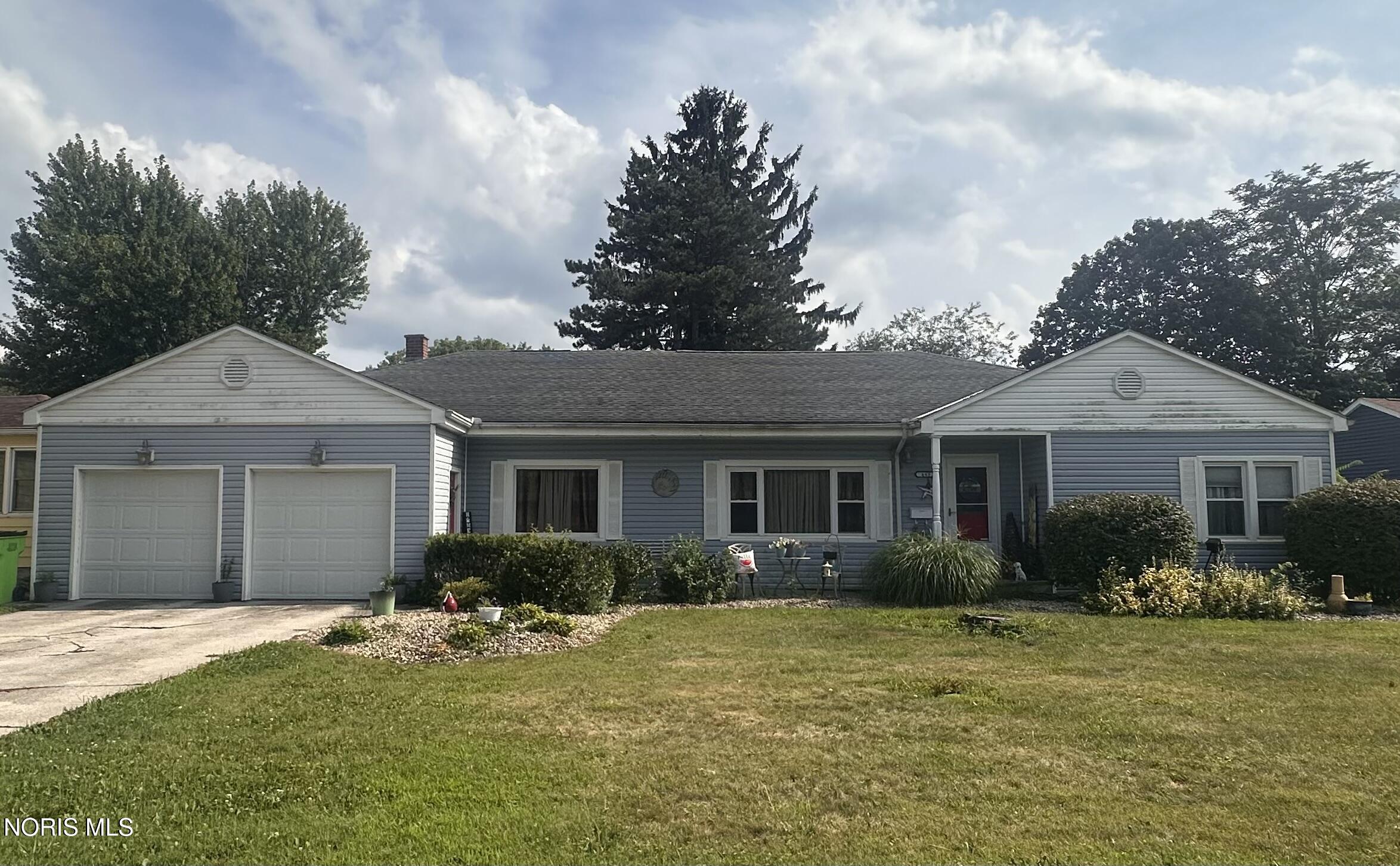 645 Van Buren Street — photo
