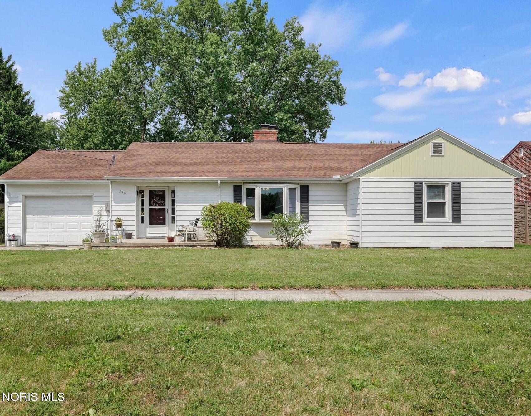 246 E Eagle Street — photo