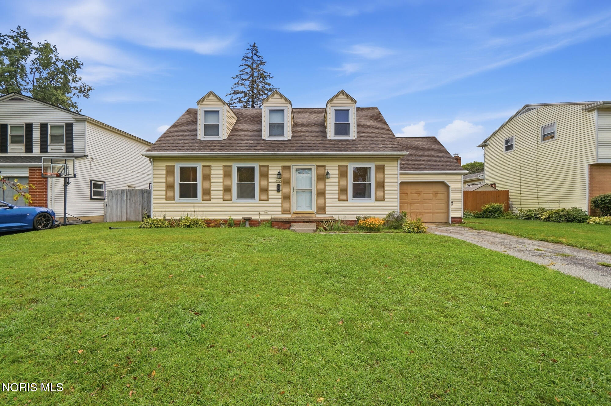 6150 Meadowvale Drive — photo