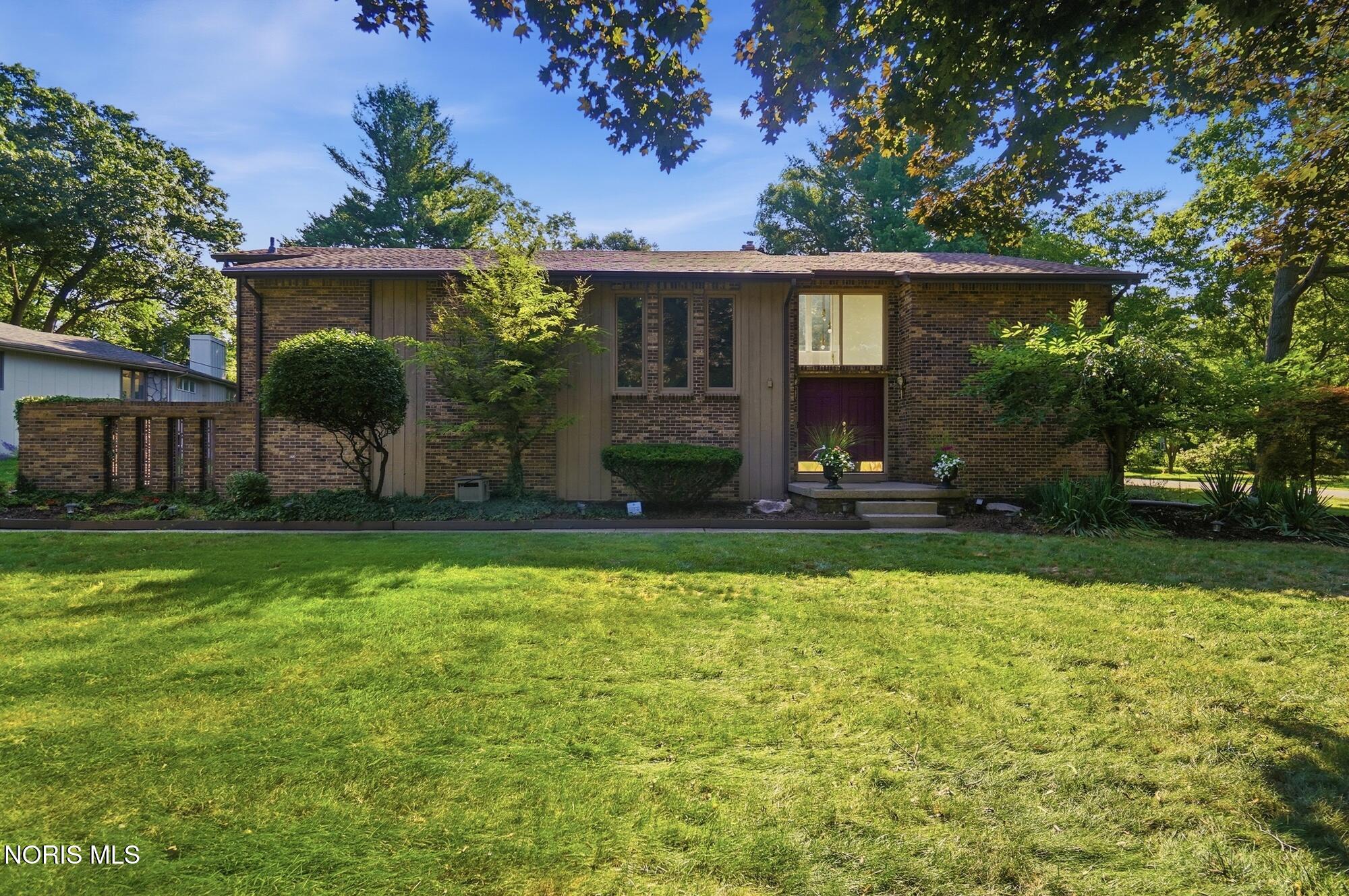 5426 Woodridge Drive — photo