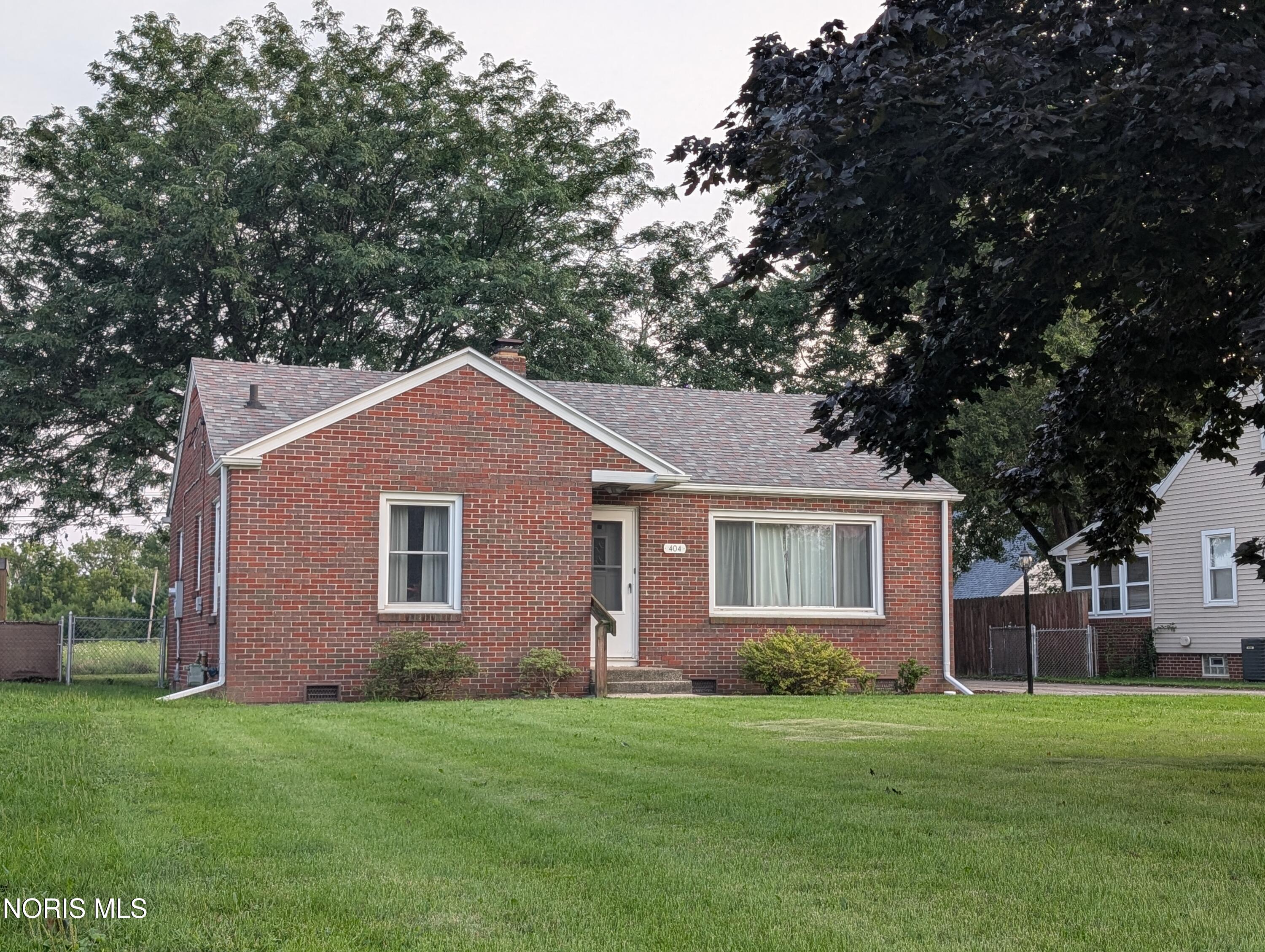 404 E Union Street, Walbridge, OH 43465 — photo 2